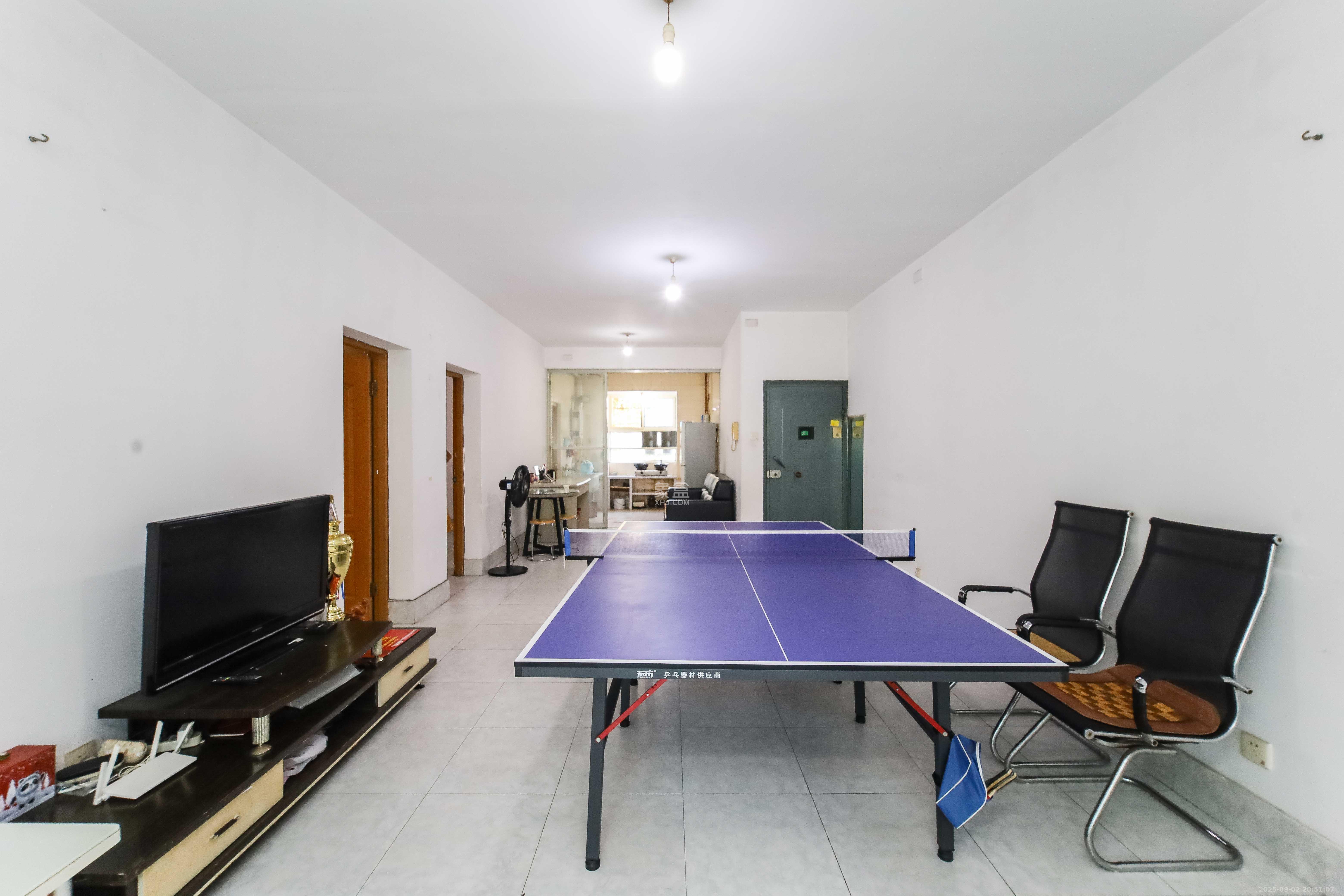 荷花园电信宿舍(天辰荷花苑)  2室2厅1卫    78.0万 荷花园电信宿舍(天辰荷花苑)  2室2厅1卫    78.0万客厅