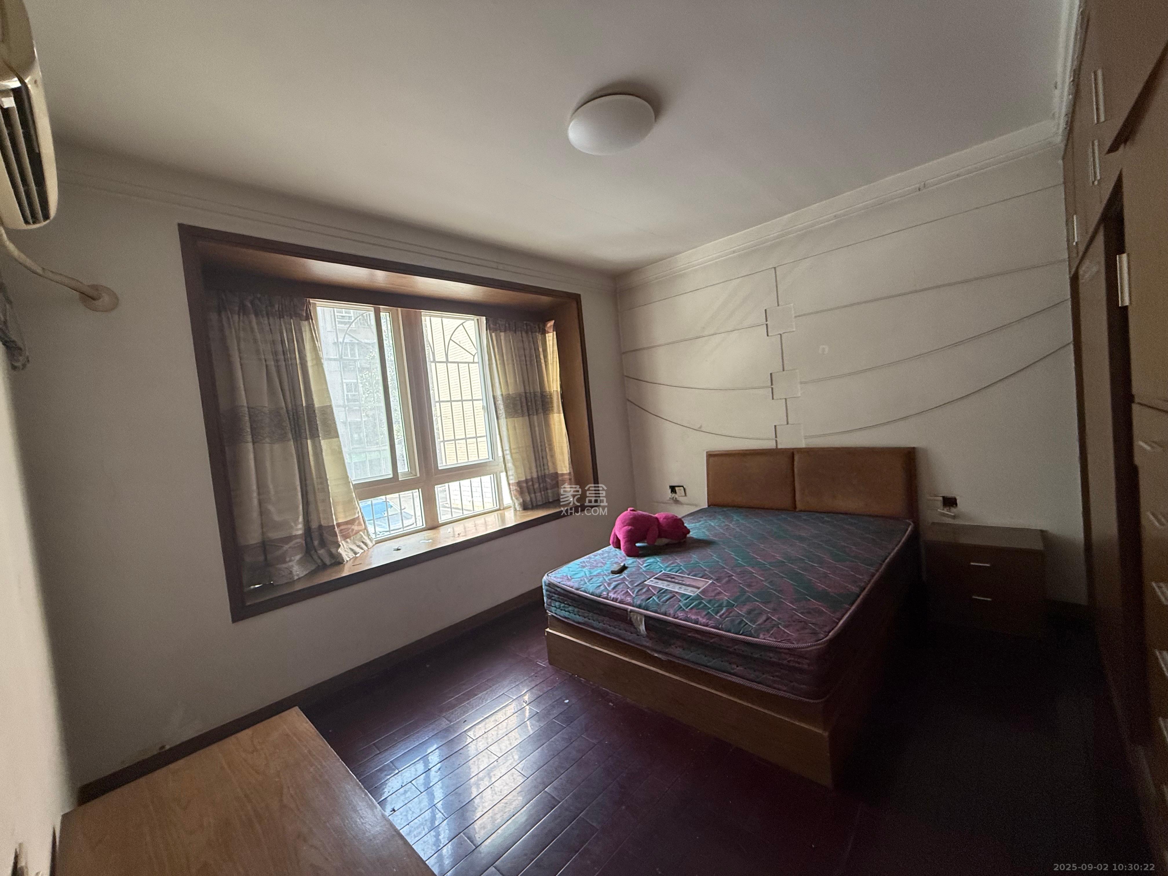 鑫天花园 4室3厅2卫 2600.0元/月 鑫天花园 4室3厅2卫 2600.0元/月室内图