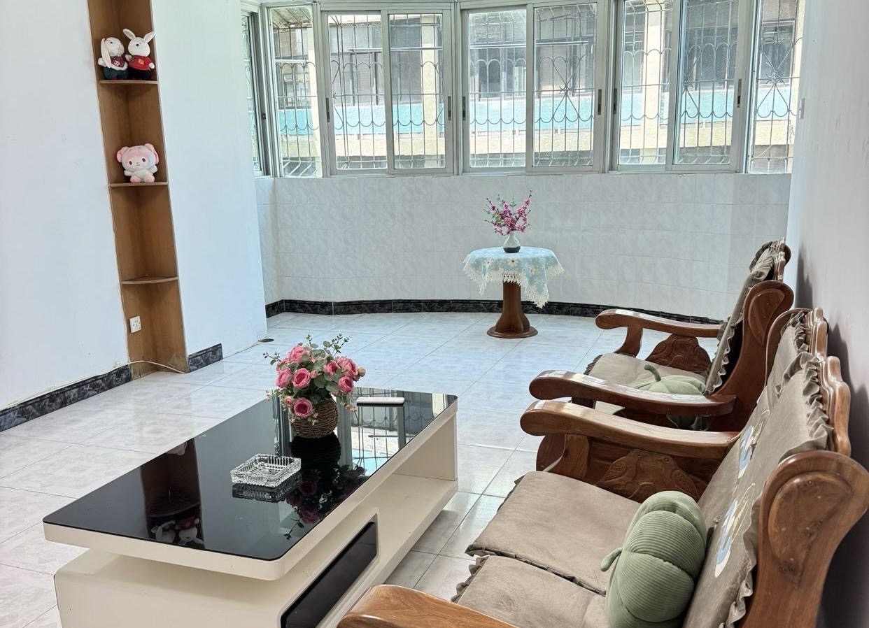 海关宿舍(盐灶路) 3室2厅1卫 2300.0元/月 海关宿舍(盐灶路) 3室2厅1卫 2300.0元/月室内图