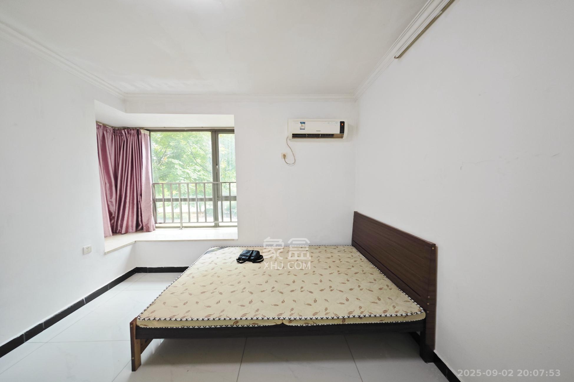 新城新世界一二三期 3室2厅1卫 92.0万 新城新世界一二三期 3室2厅1卫 92.0万卧室