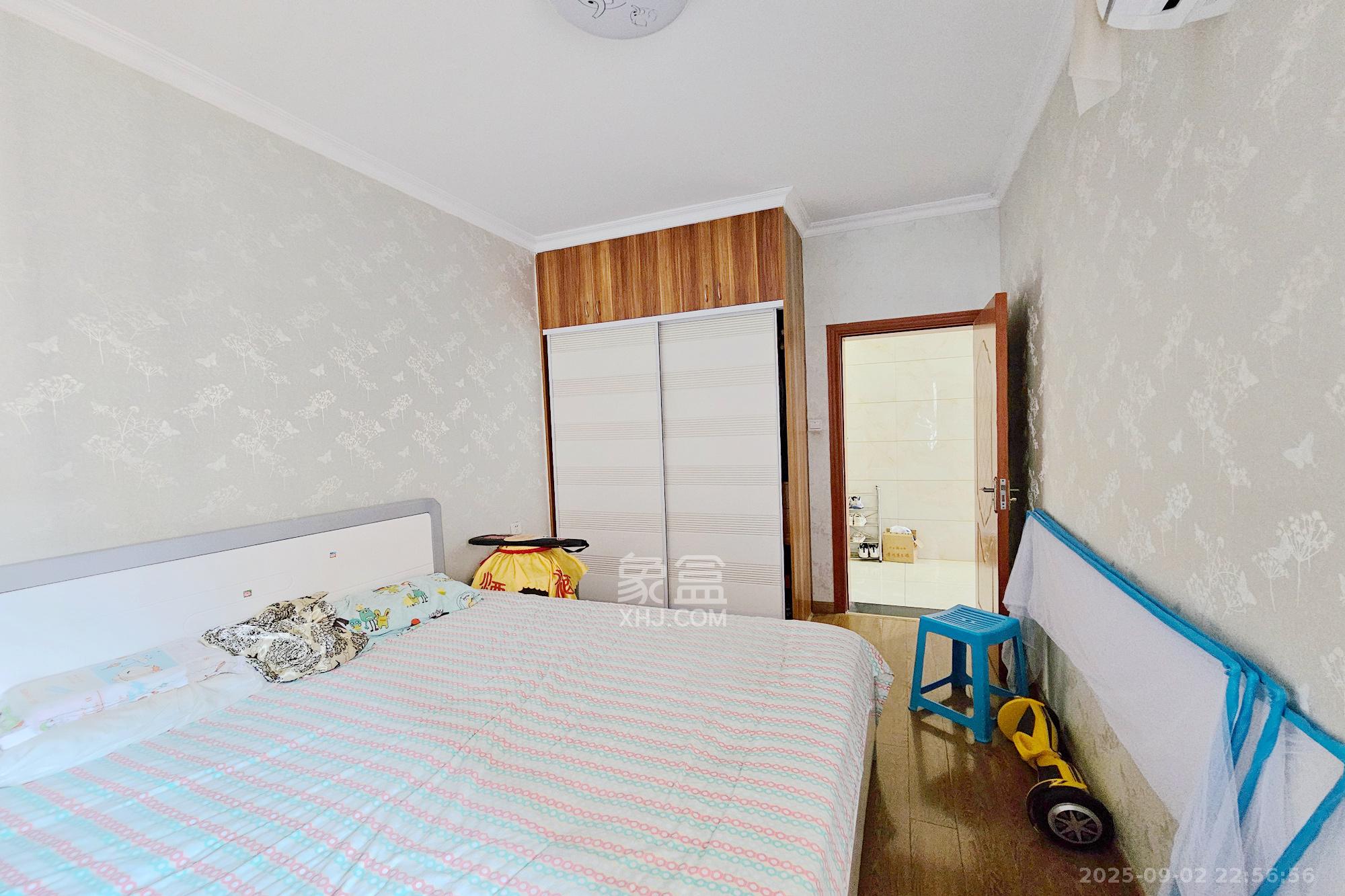 阳光城尚东湾青云苑 3室2厅1卫 75.0万 阳光城尚东湾青云苑 3室2厅1卫 75.0万卧室