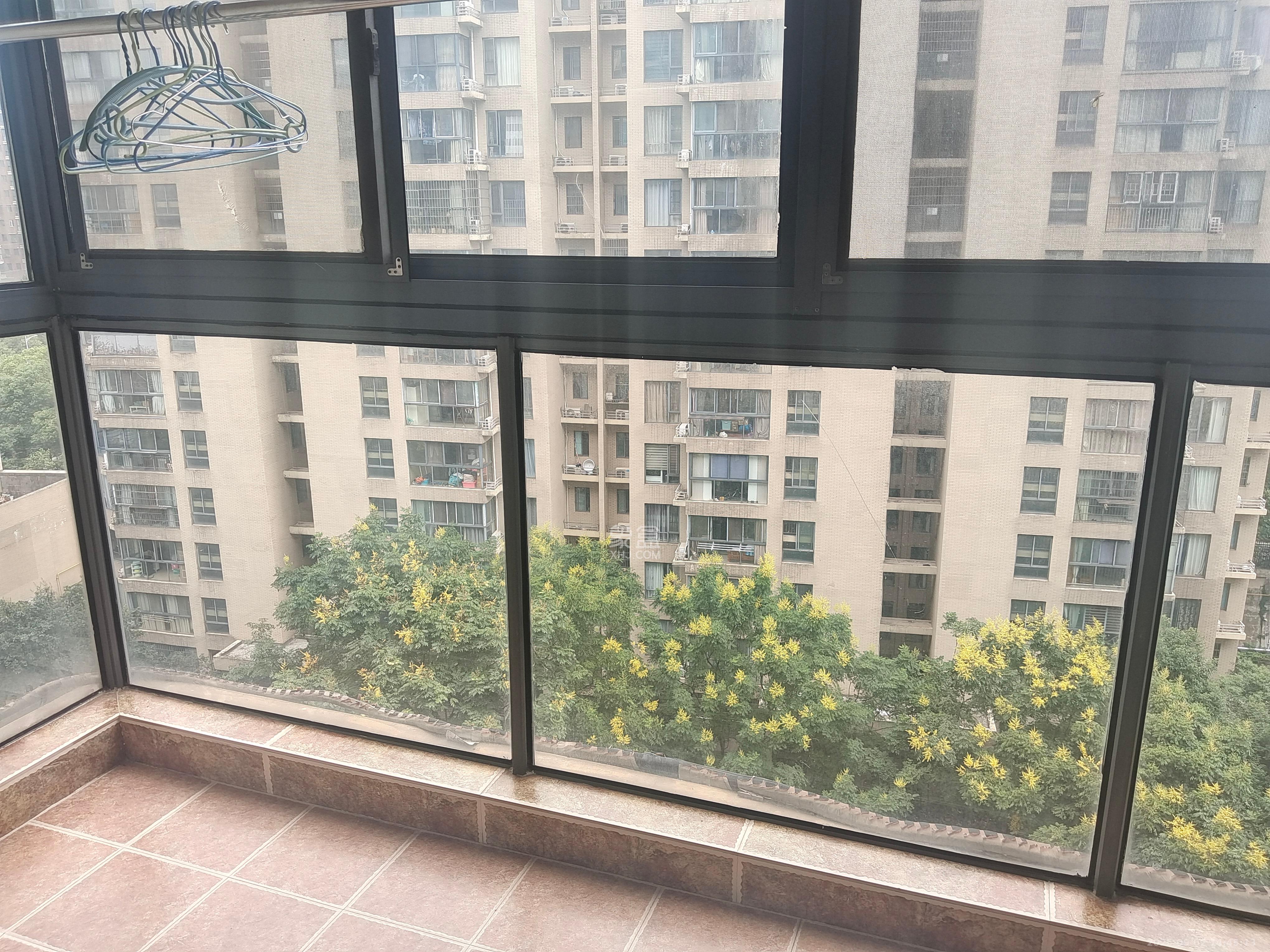 鑫远熙山  3室2厅1卫    2500.0元/月室内图