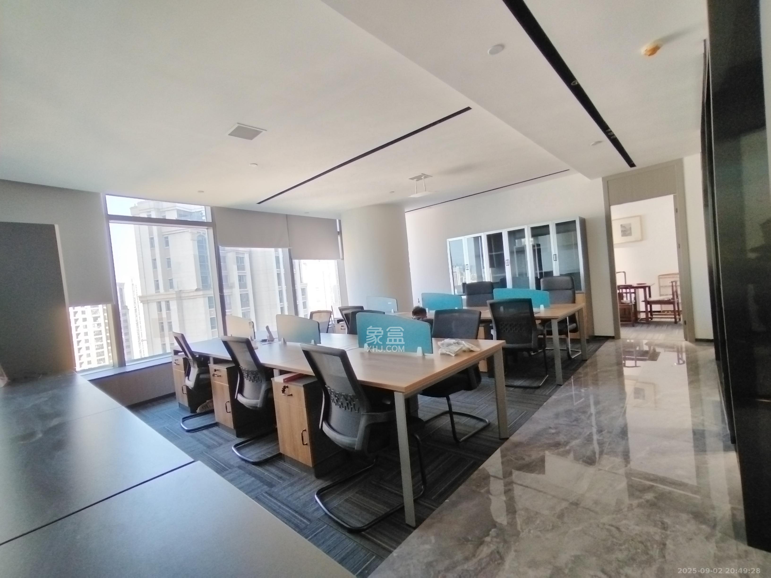 世茂铂曼  5室1厅1卫    10000.0元/月 世茂铂曼  5室1厅1卫    10000.0元/月室内图