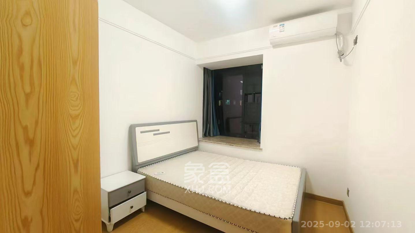 长房云西府一期  3室2厅2卫   3200.00元/月室内图