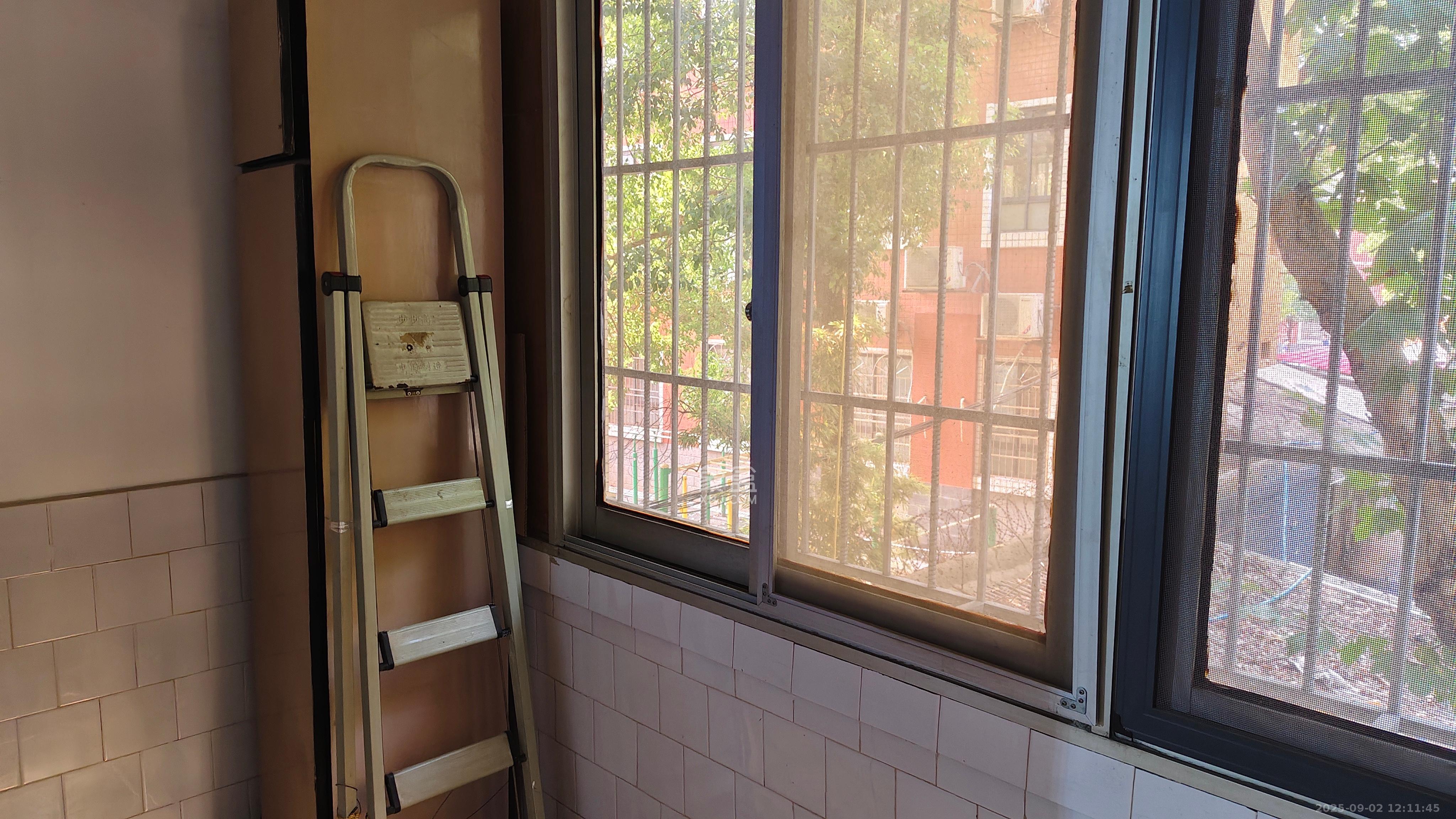 左家塘美印宿舍  2室1厅1卫    1400.0元/月 左家塘美印宿舍  2室1厅1卫    1400.0元/月室内图