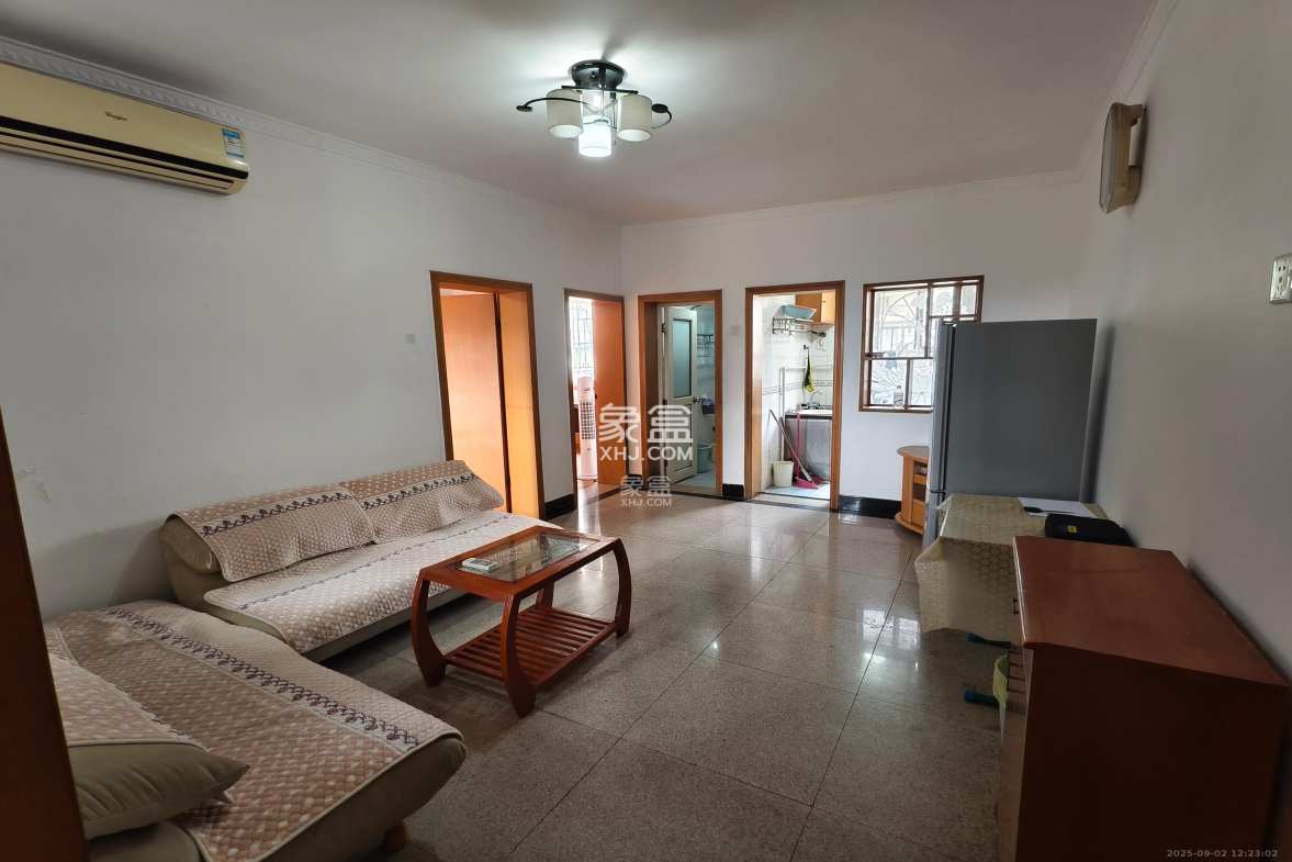 湖南医大附二院红旗区宿舍 2室1厅1卫 1500.0元/月 湖南医大附二院红旗区宿舍 2室1厅1卫 1500.0元/月室内图