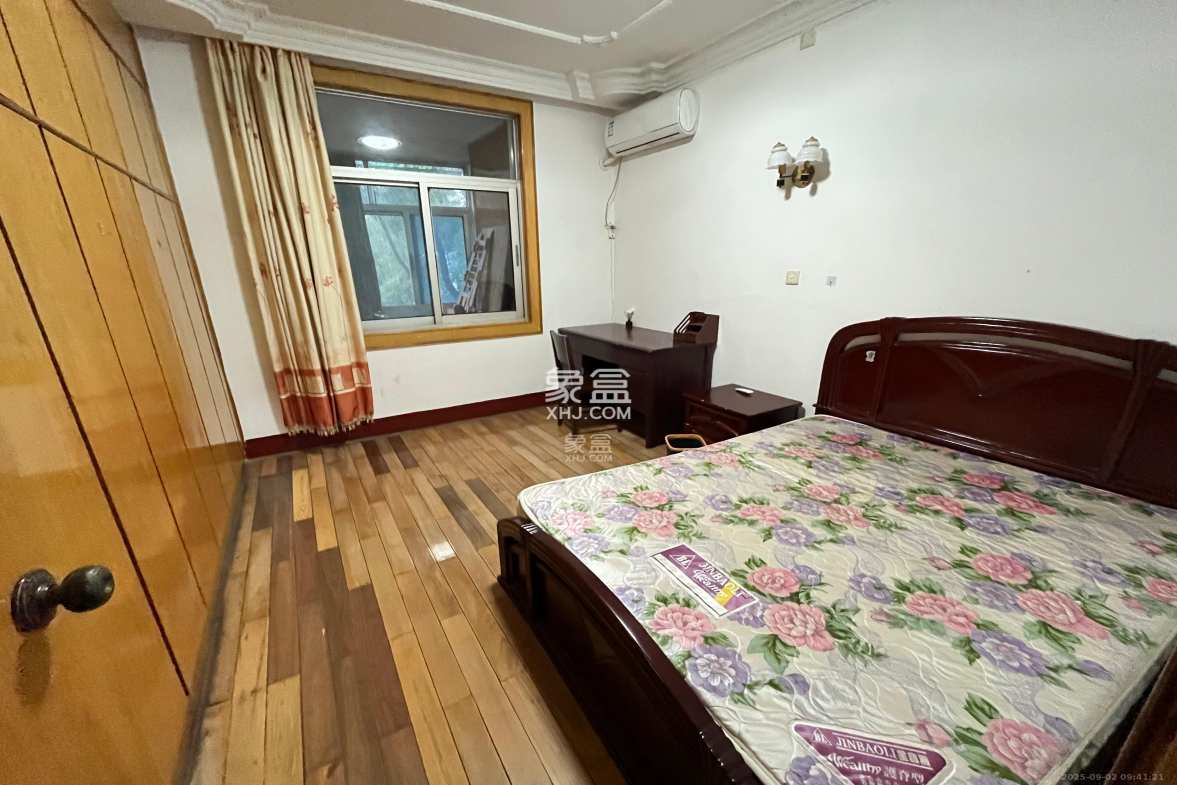 林业厅宿舍  3室2厅1卫    1800.0元/月 林业厅宿舍  3室2厅1卫    1800.0元/月室内图