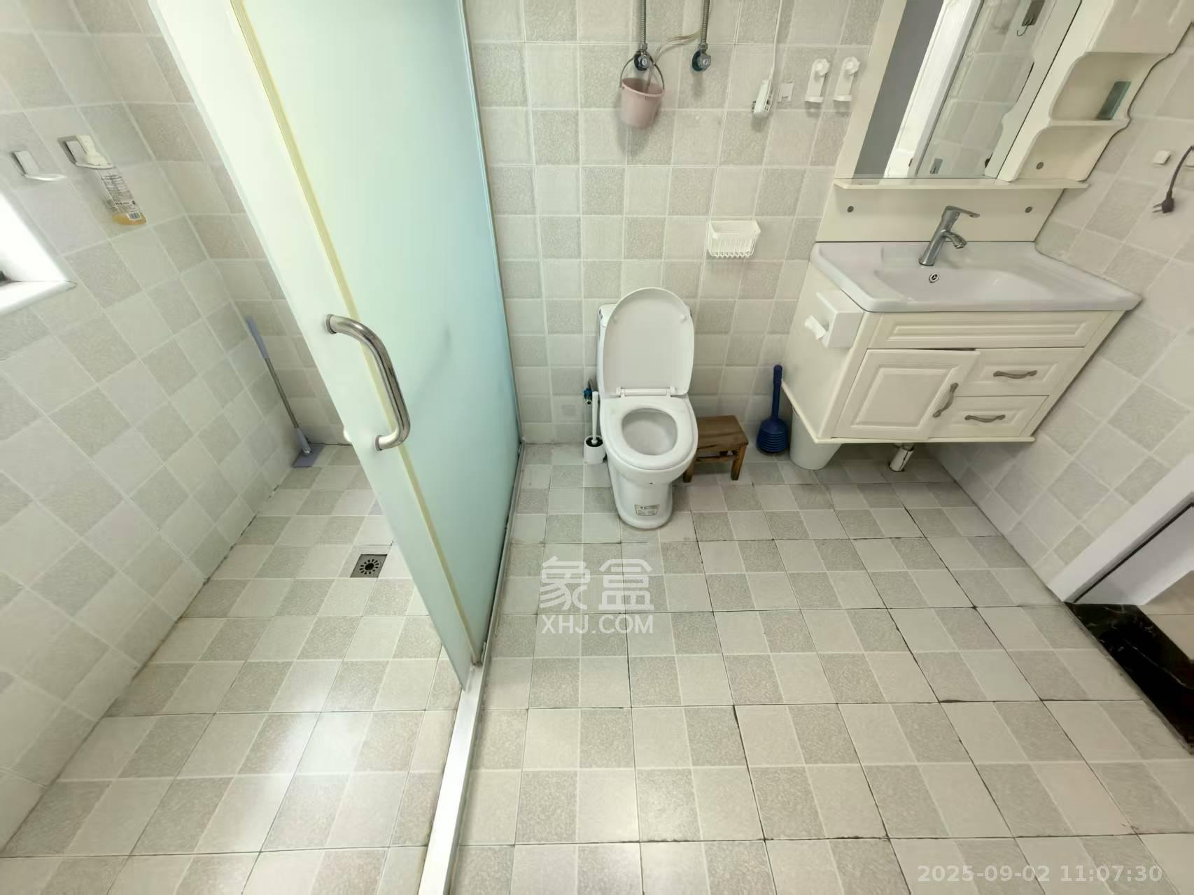 达美溪湖湾  2室2厅1卫    3600.0元/月 达美溪湖湾  2室2厅1卫    3600.0元/月室内图