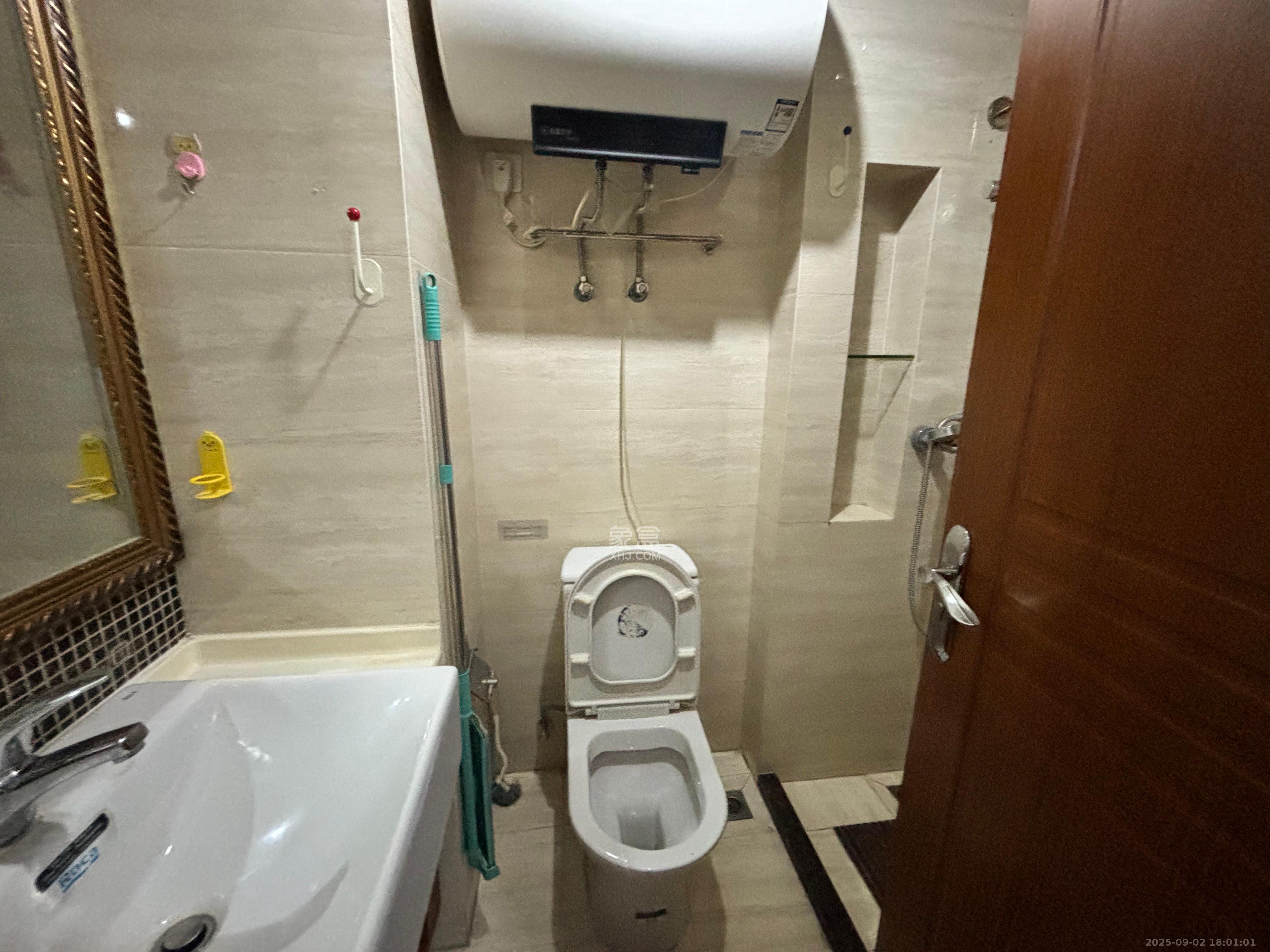 香樟兰亭(朗峰苑)  1室1厅1卫    1100.0元/月 香樟兰亭(朗峰苑)  1室1厅1卫    1100.0元/月室内图