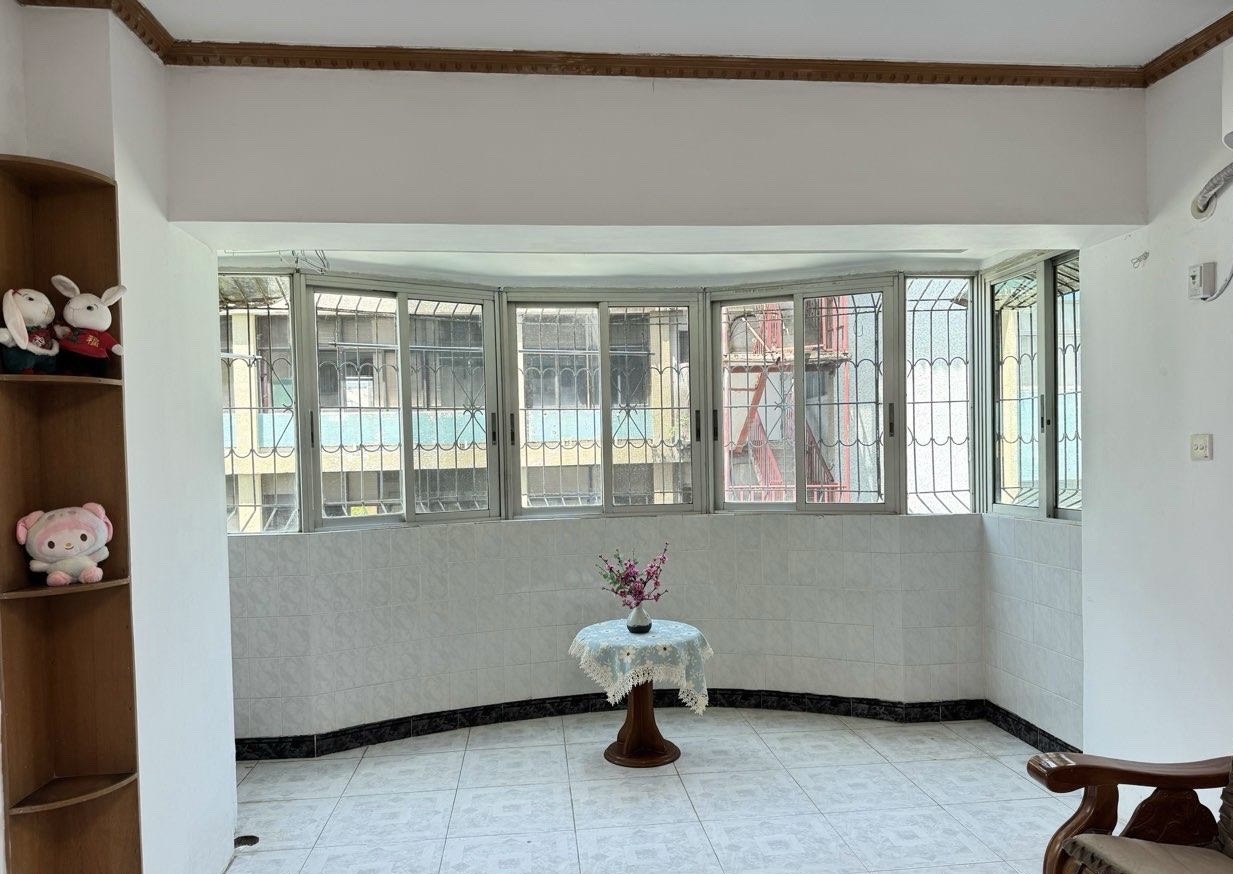 海关宿舍(盐灶路) 3室2厅1卫 2300.0元/月 海关宿舍(盐灶路) 3室2厅1卫 2300.0元/月室内图