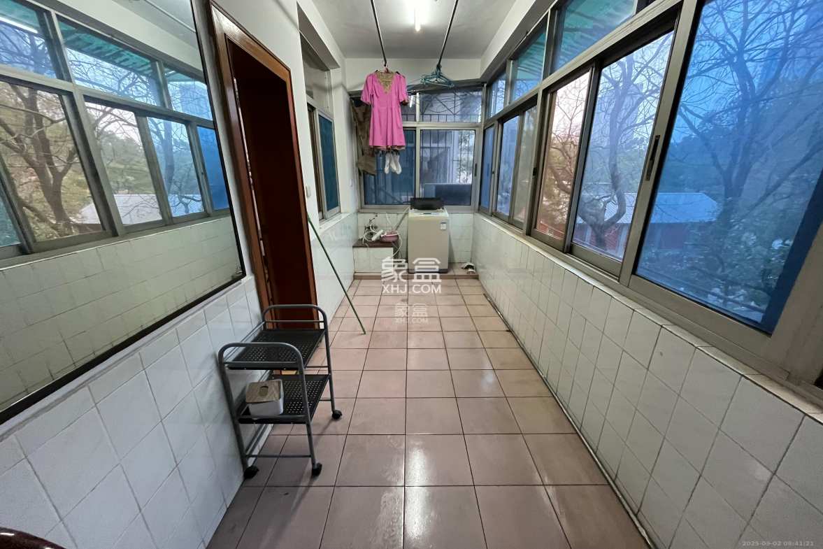 林业厅宿舍  3室2厅1卫    1800.0元/月 林业厅宿舍  3室2厅1卫    1800.0元/月室内图