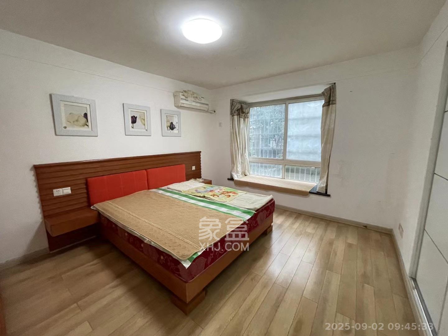 枫华府第 1室1厅1卫 1500.0元/月 枫华府第 1室1厅1卫 1500.0元/月室内图