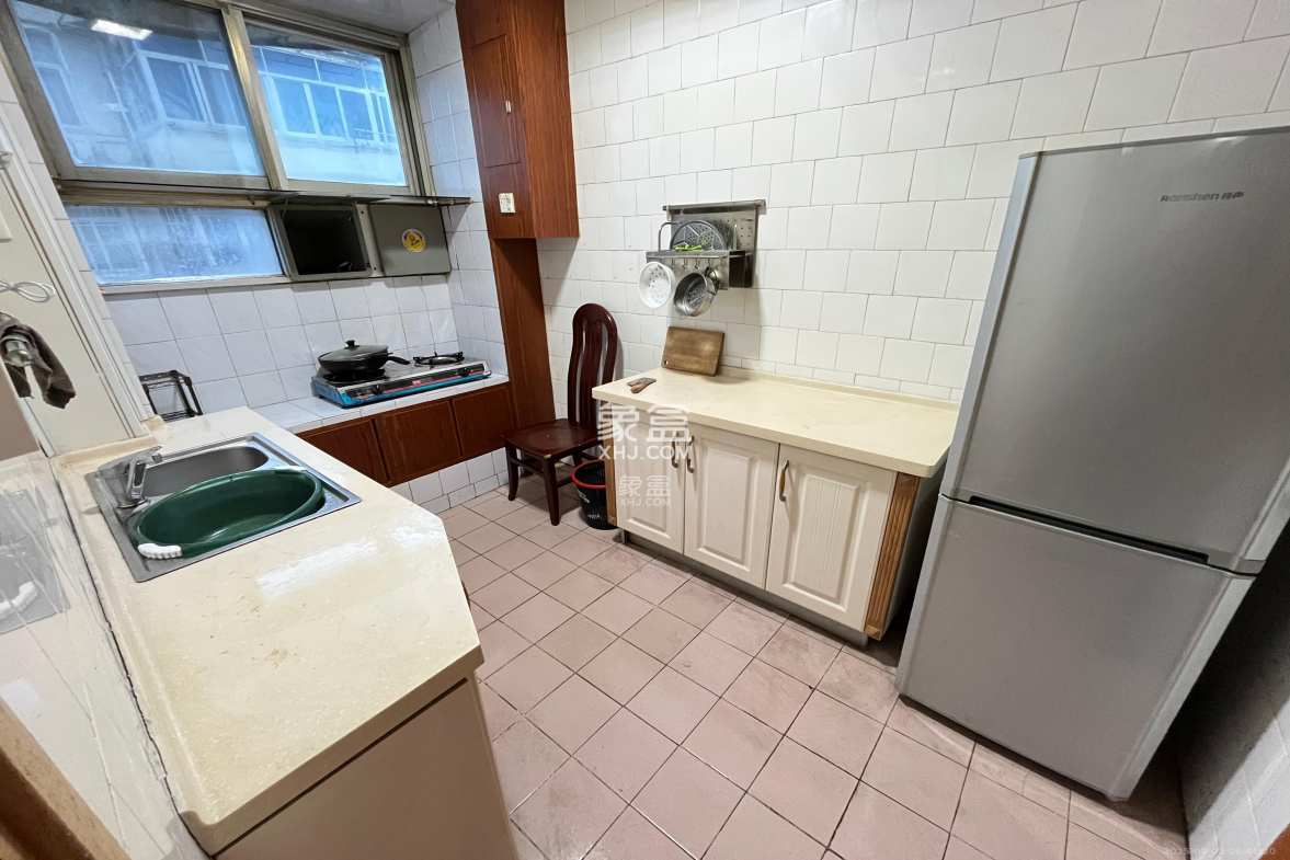 林业厅宿舍  3室2厅1卫    1800.0元/月 林业厅宿舍  3室2厅1卫    1800.0元/月室内图