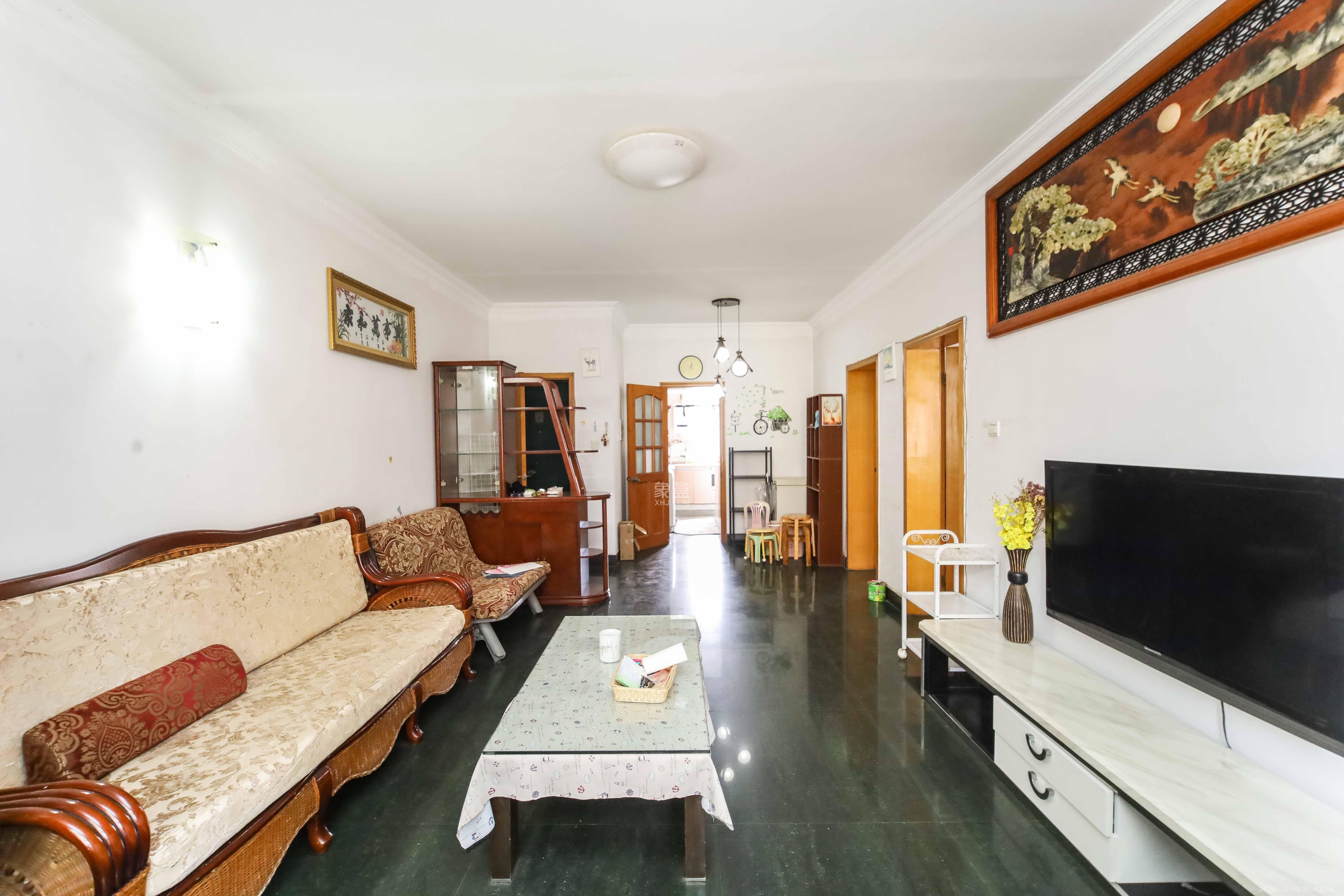 新桥小区 2室1厅1卫 35.0万 新桥小区 2室1厅1卫 35.0万客厅