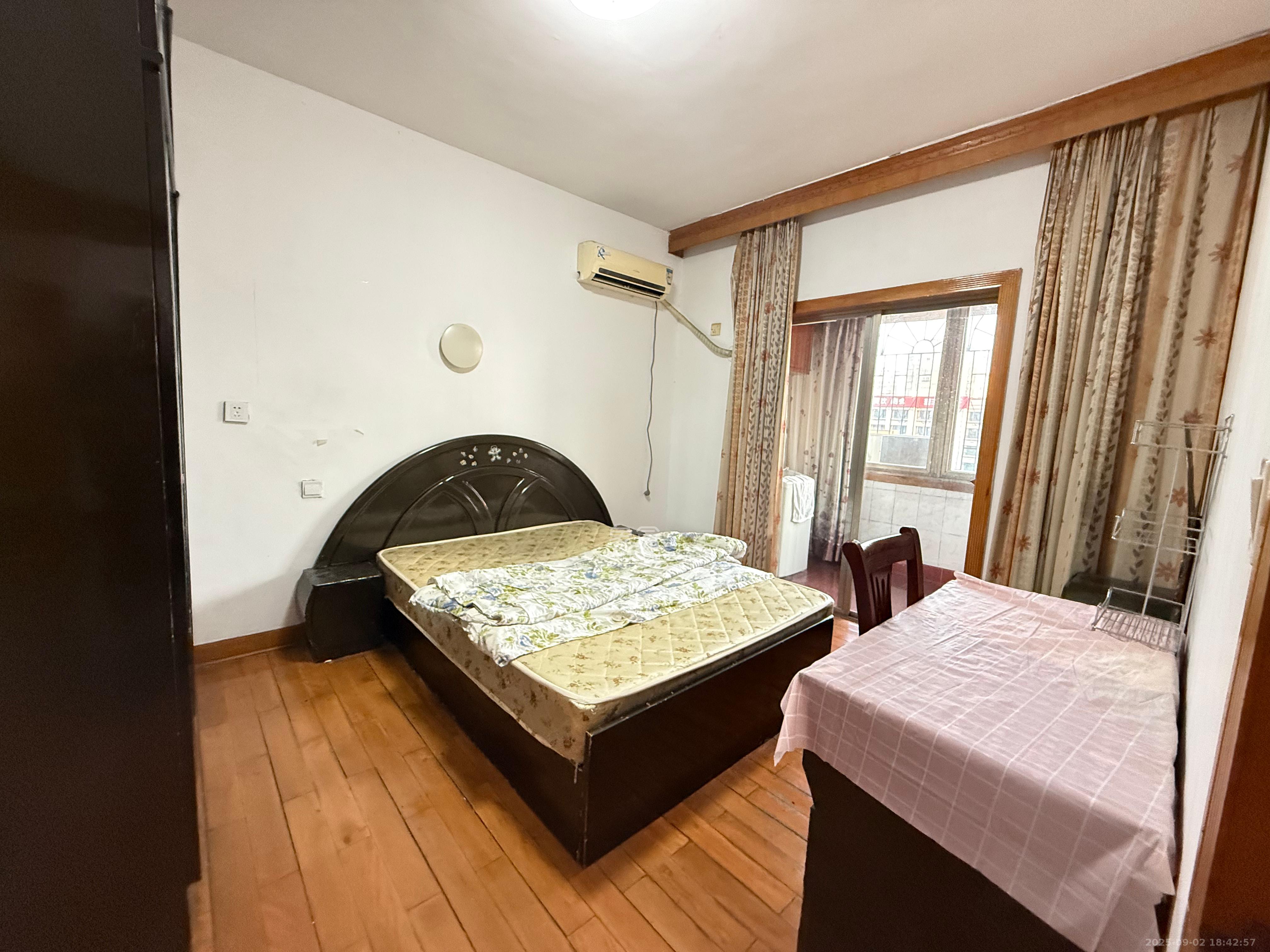 中建五局信和苑三区 2室2厅1卫 1500.0元/月 中建五局信和苑三区 2室2厅1卫 1500.0元/月室内图