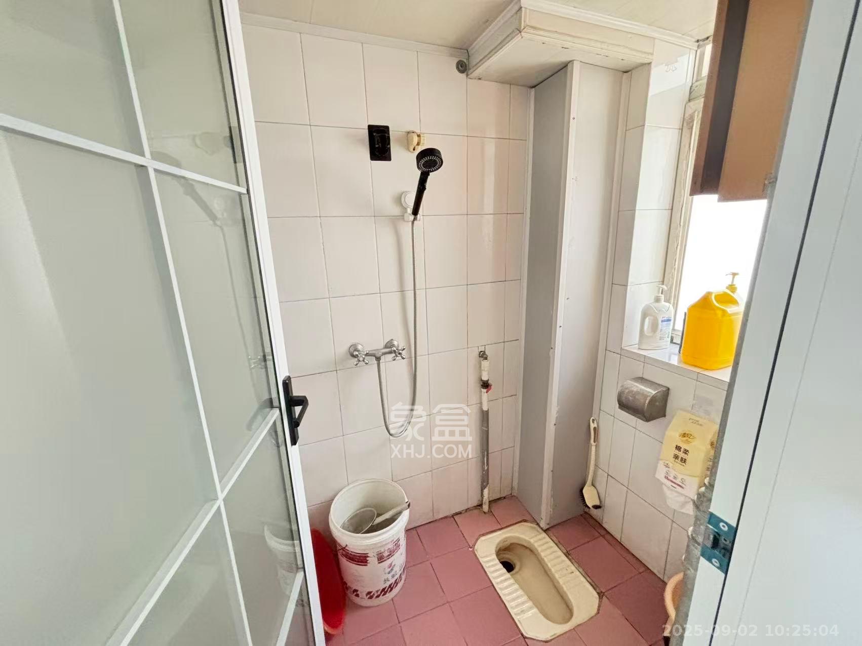 南园小区 1室0厅0卫 1600.0元/月 南园小区 1室0厅0卫 1600.0元/月室内图