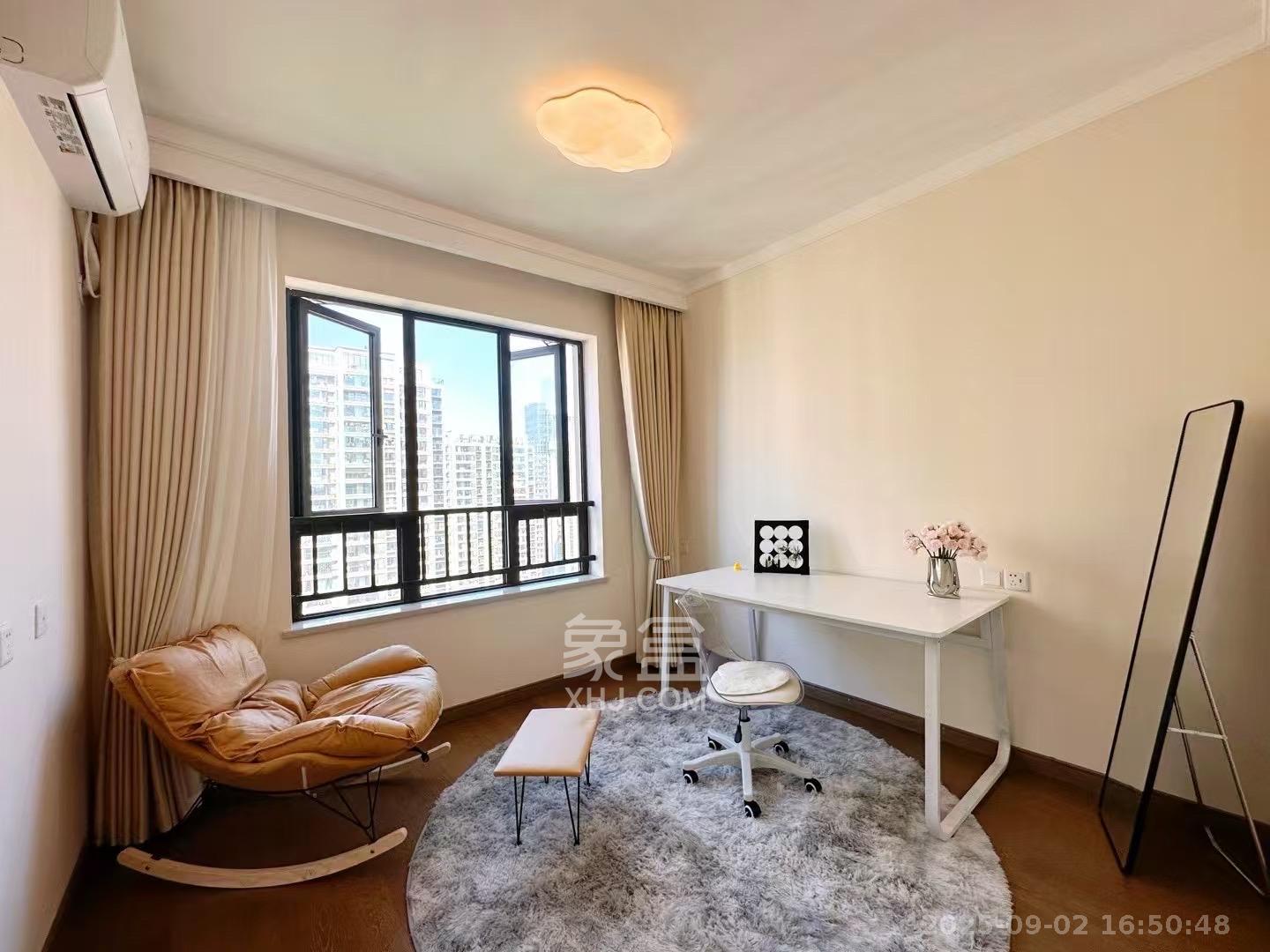 龙湖铂金中心(龙湖春江郦城)  4室2厅2卫    5800.0元/月 龙湖铂金中心(龙湖春江郦城)  4室2厅2卫    5800.0元/月室内图