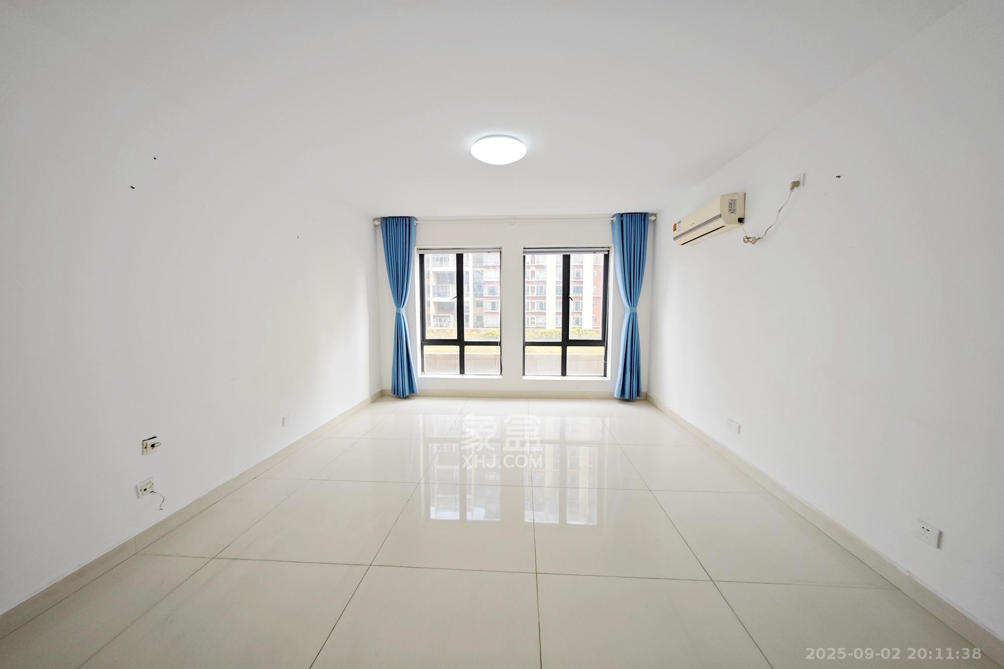 长房天翼未来城  3室2厅1卫    158.8万卧室