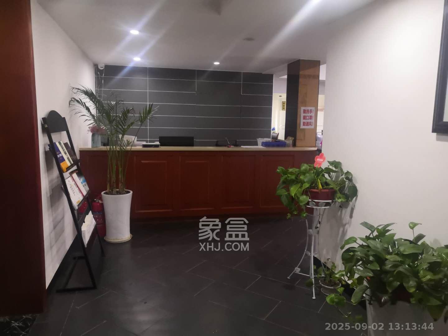 山水湾  1室1厅1卫    1700.0元/月室内图