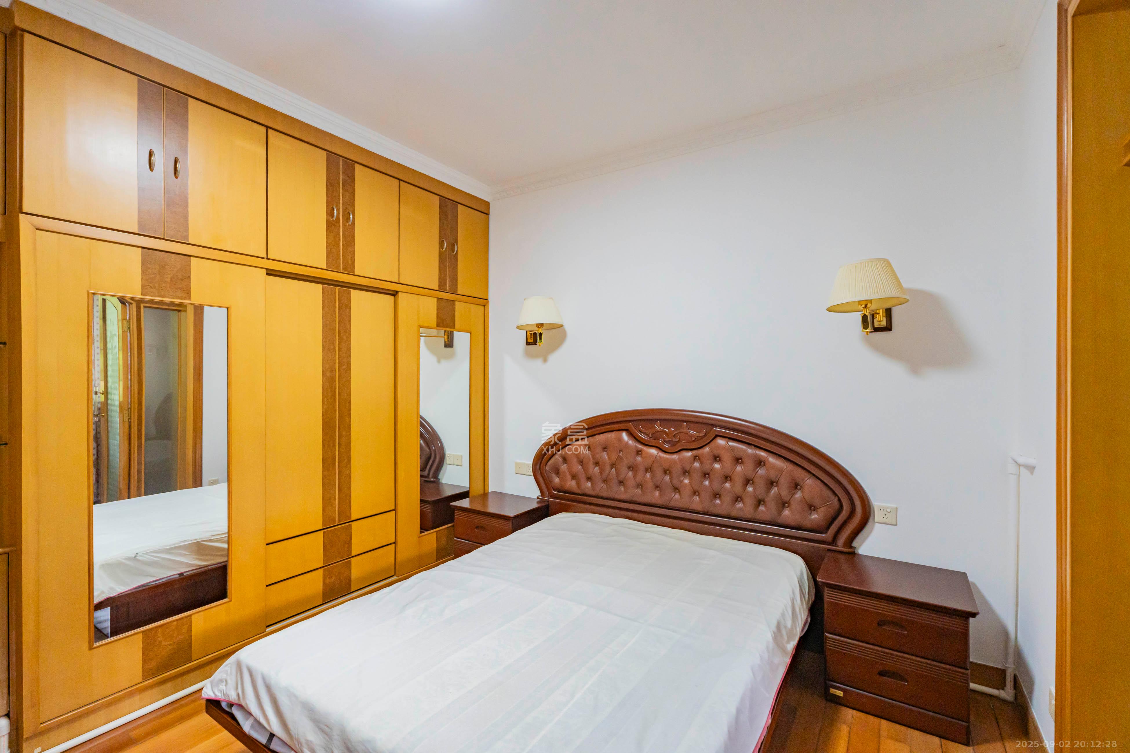 展览馆科协宿舍  4室2厅1卫    125.0万 展览馆科协宿舍  4室2厅1卫    125.0万卧室