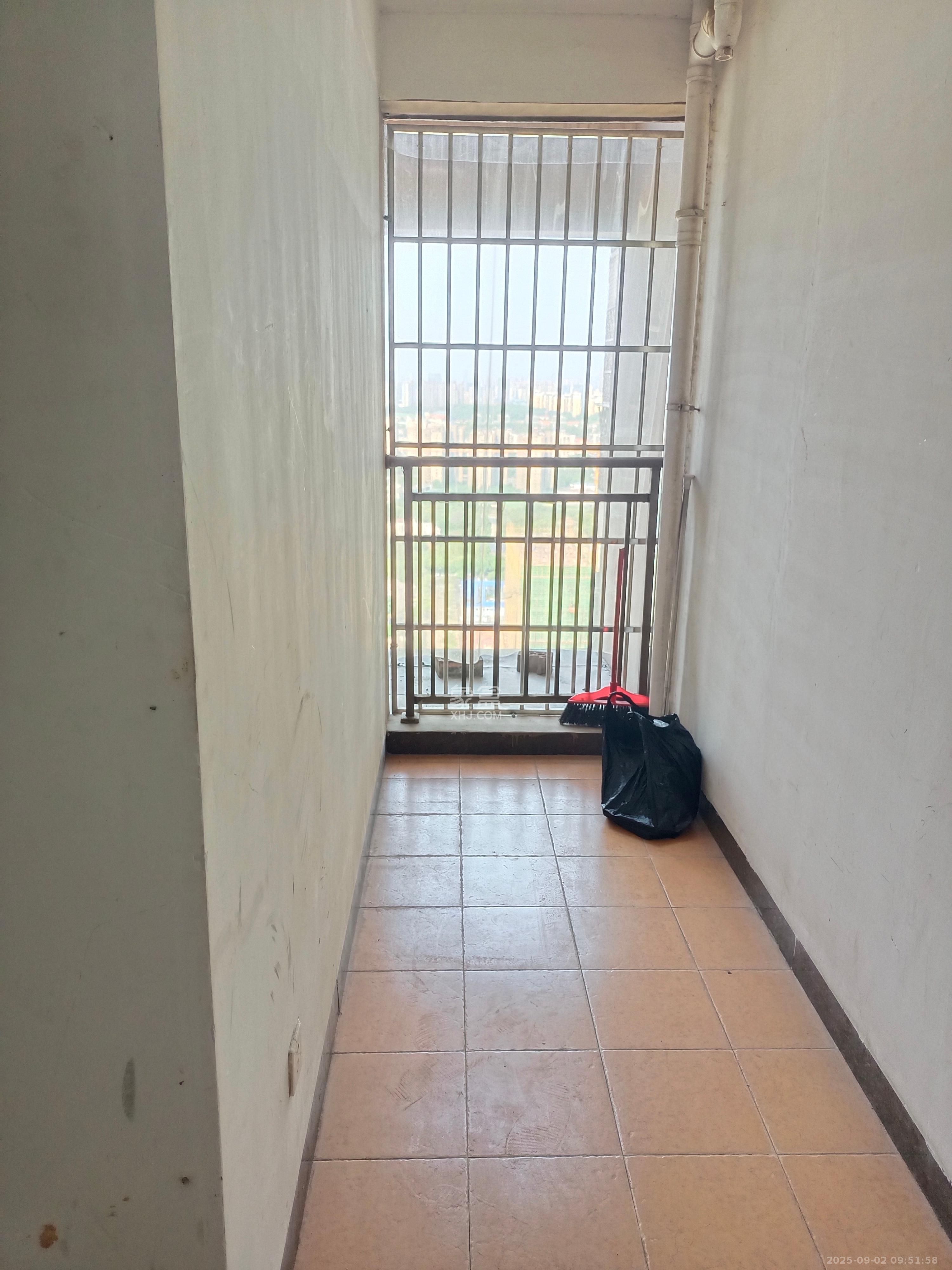 新长海广场  3室1厅1卫    2100.0元/月 新长海广场  3室1厅1卫    2100.0元/月室内图