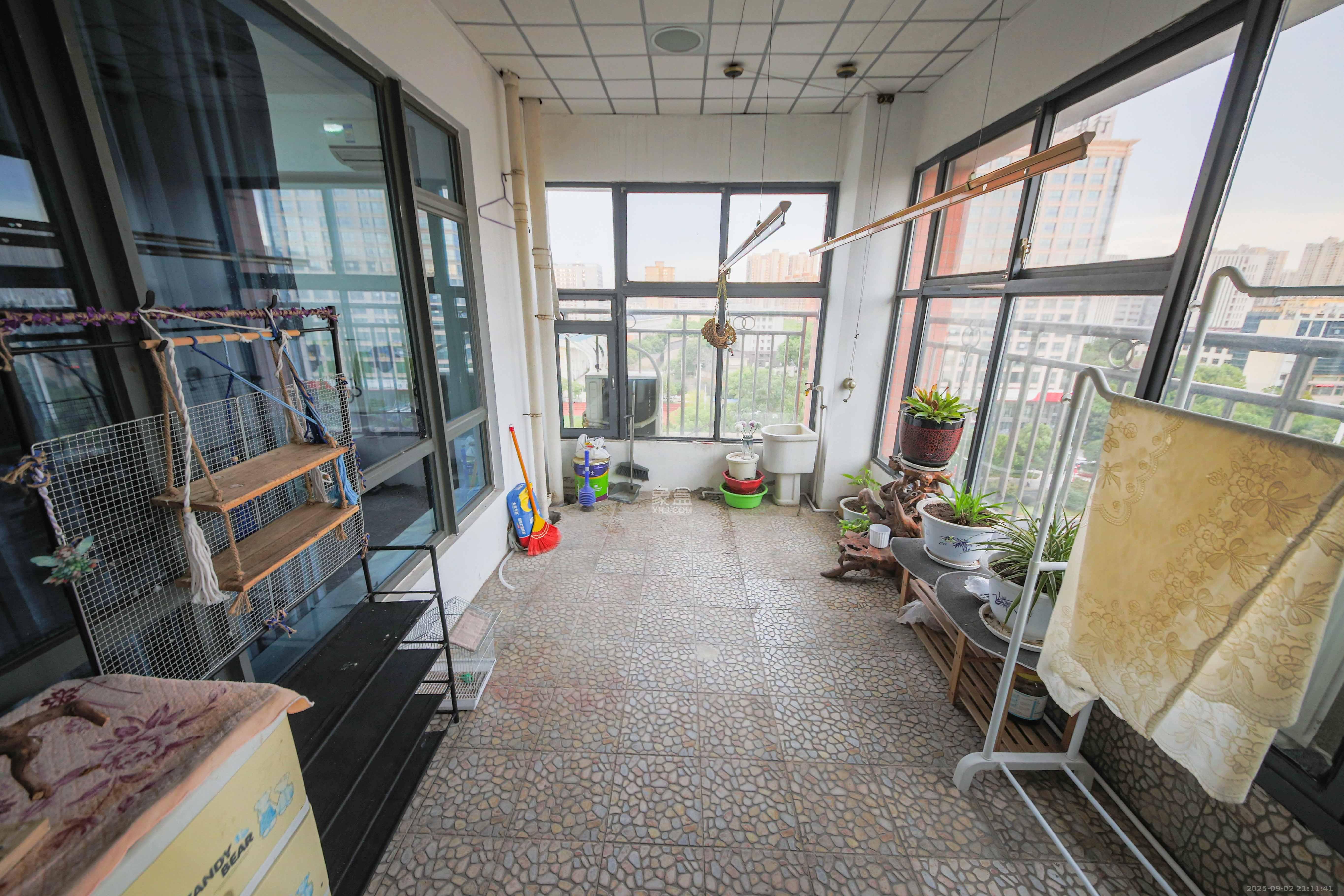 BOBO天下城（CTA财富中心）  3室2厅1卫    82.0万阳台