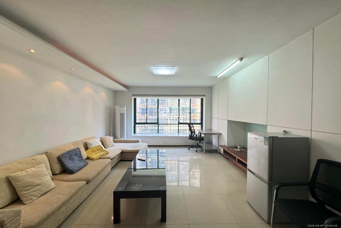 四季阳光花城 3室2厅1卫 3200.0元/月 四季阳光花城 3室2厅1卫 3200.0元/月室内图