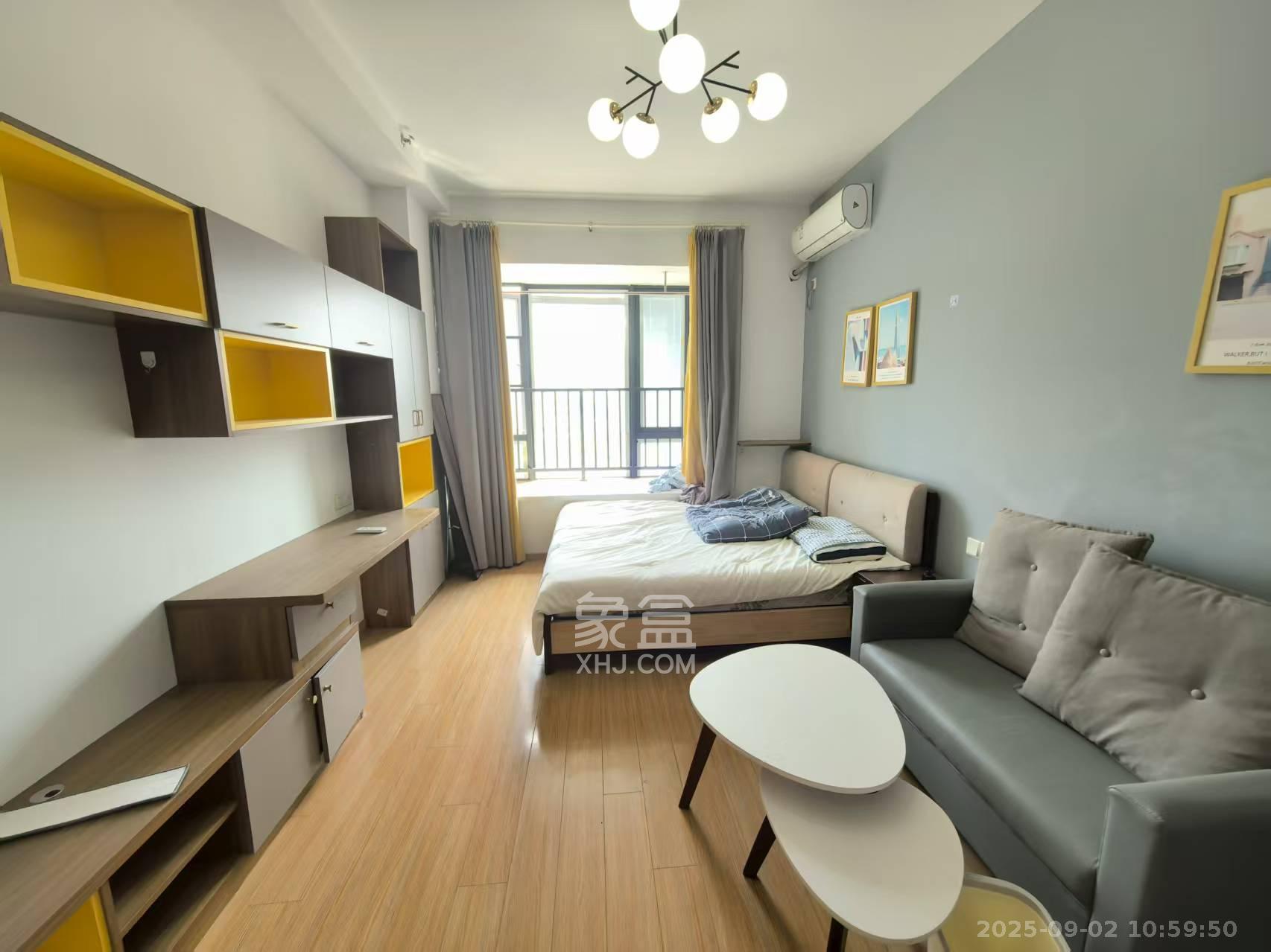 华润翡翠府  1室0厅1卫    1400.0元/月 华润翡翠府  1室0厅1卫    1400.0元/月室内图