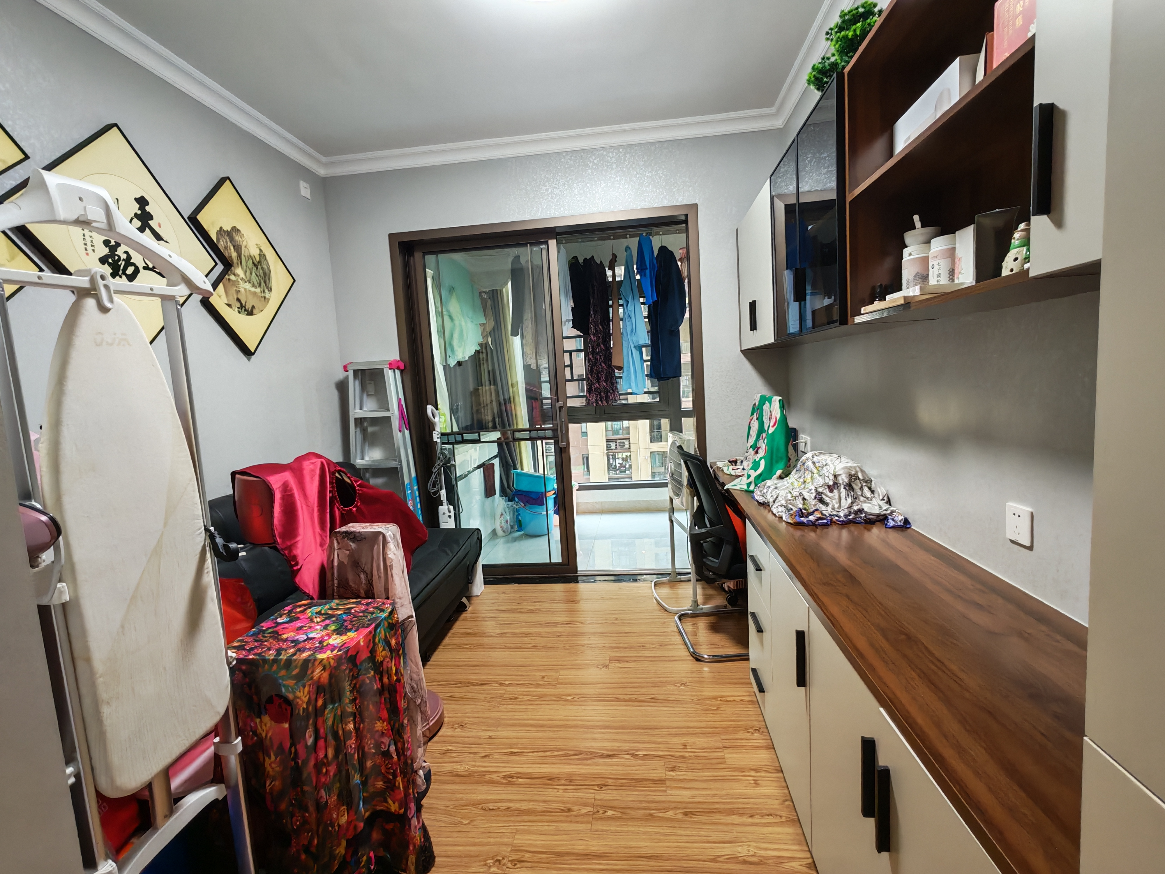 华耀碧桂园十里江湾誉峯 4室2厅2卫 89.8万 华耀碧桂园十里江湾誉峯 4室2厅2卫 89.8万客厅