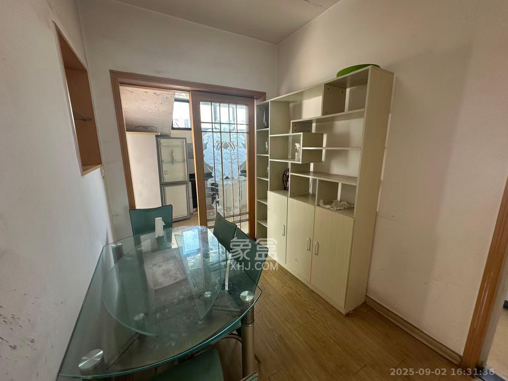 振湘园  3室2厅1卫    1600.0元/月 振湘园  3室2厅1卫    1600.0元/月室内图