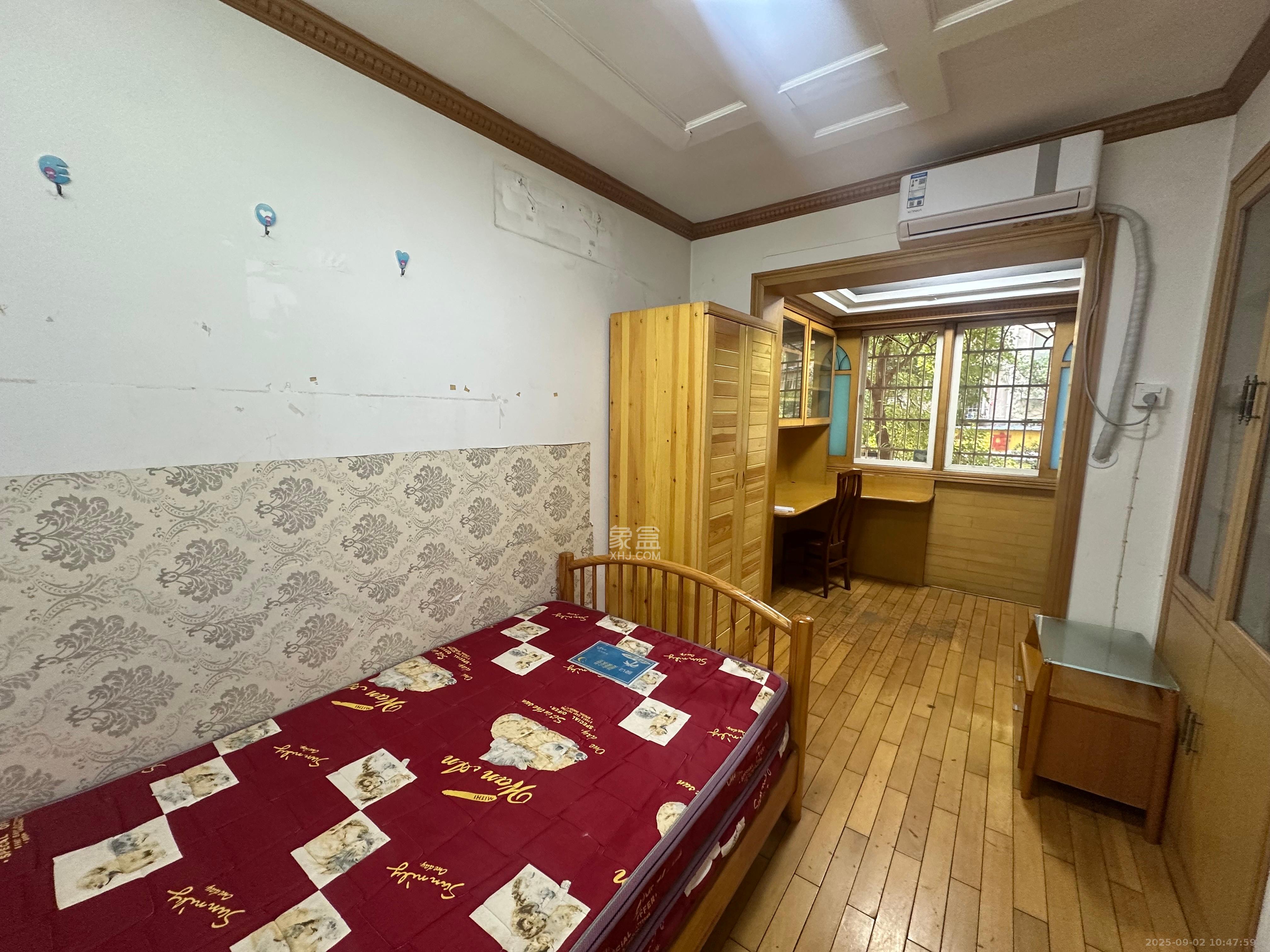 安泰新村  3室1厅2卫   1700.00元/月室内图