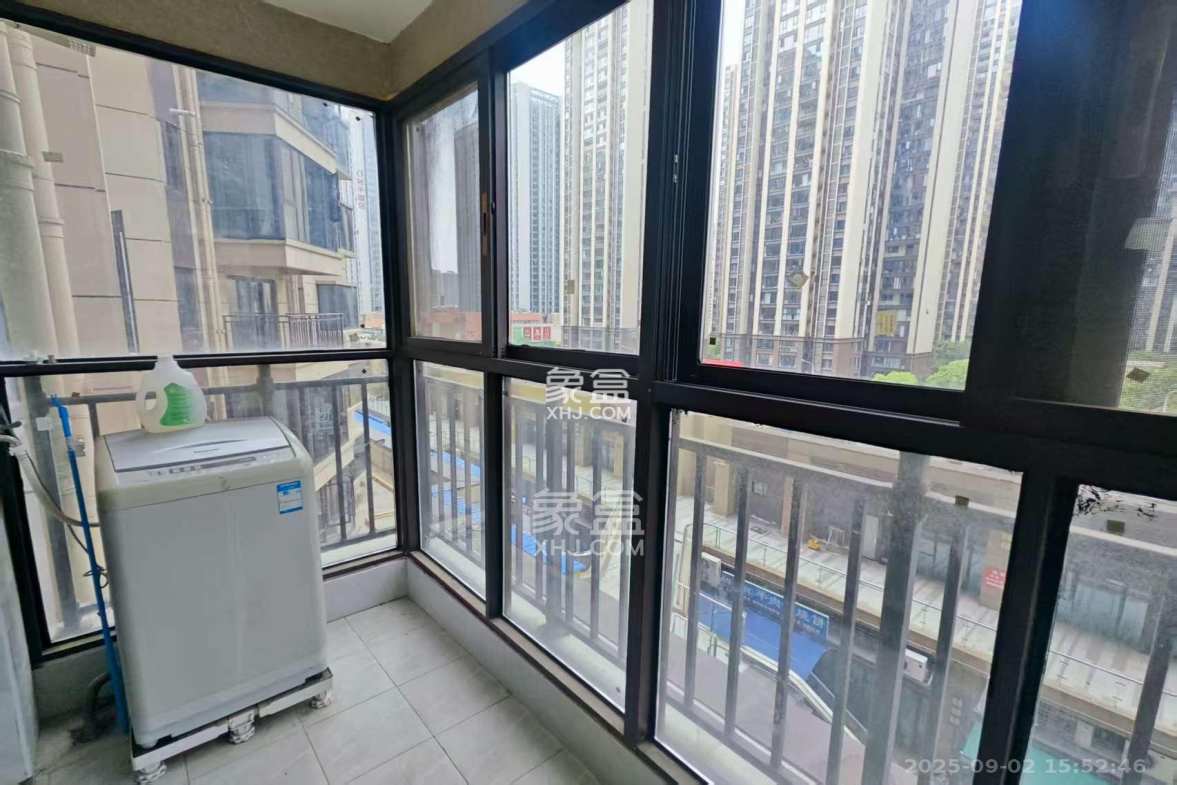 保利大都汇一期、二期  3室2厅2卫    3300.0元/月 保利大都汇一期、二期  3室2厅2卫    3300.0元/月室内图