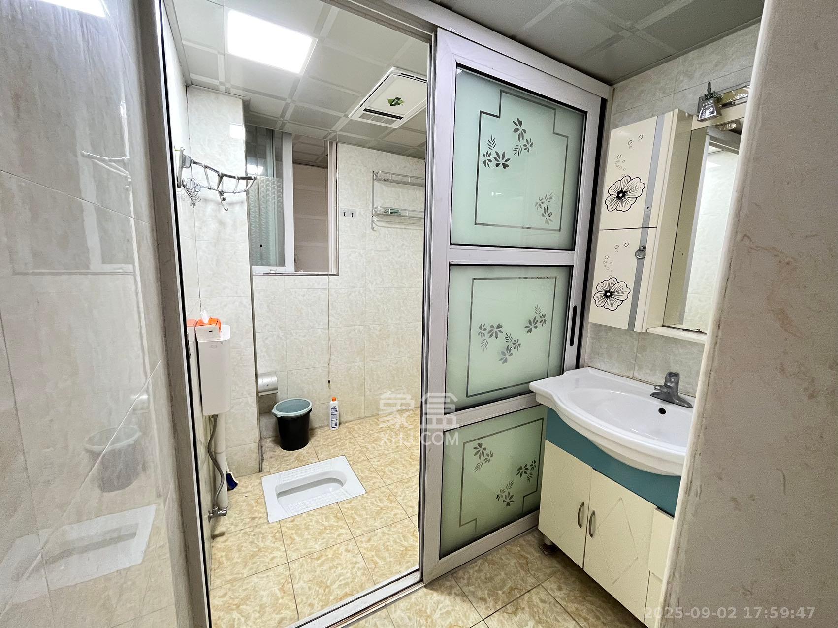 顺天黄金海岸  3室2厅2卫    2800.0元/月 顺天黄金海岸  3室2厅2卫    2800.0元/月室内图