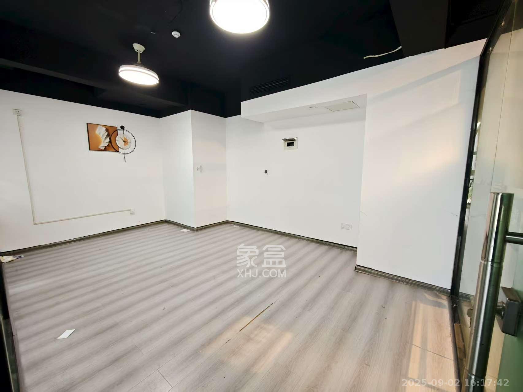 万坤图财富广场  1室1厅1卫    4500.0元/月 万坤图财富广场  1室1厅1卫    4500.0元/月室内图