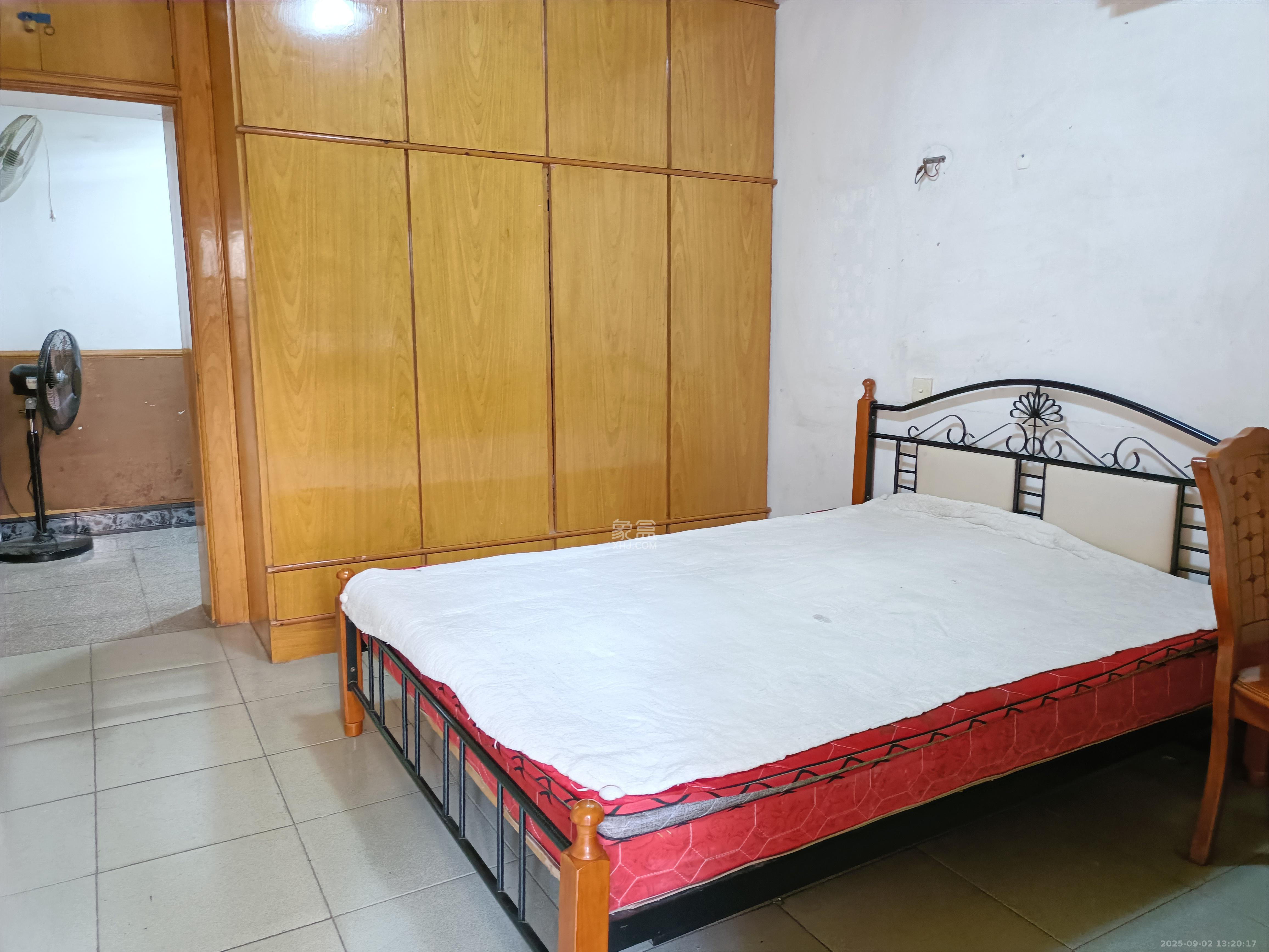 东风二村社区房 2室1厅1卫 1600.0元/月 东风二村社区房 2室1厅1卫 1600.0元/月室内图