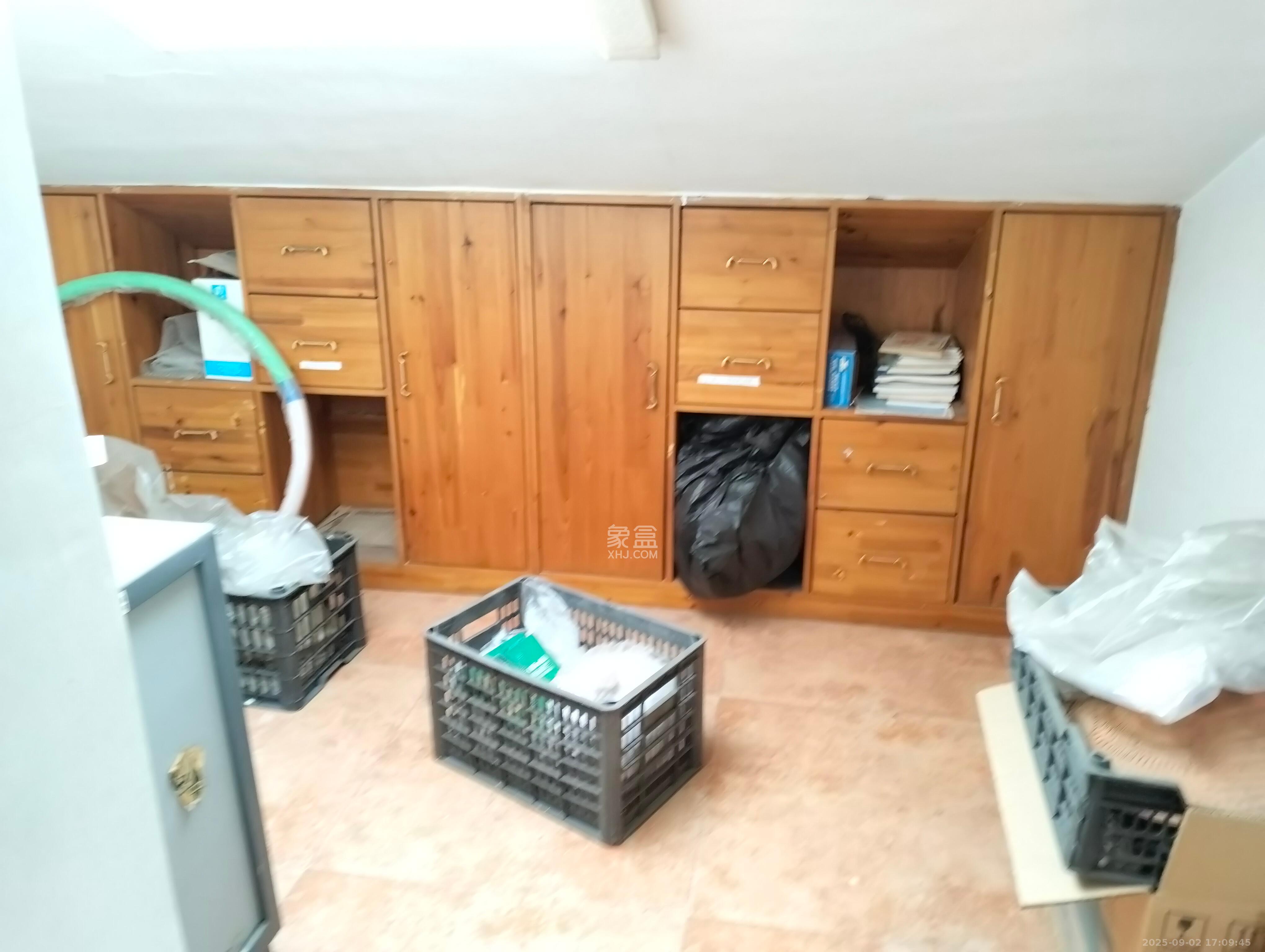 仁和雨花家园 4室2厅2卫 2800.0元/月 仁和雨花家园 4室2厅2卫 2800.0元/月室内图