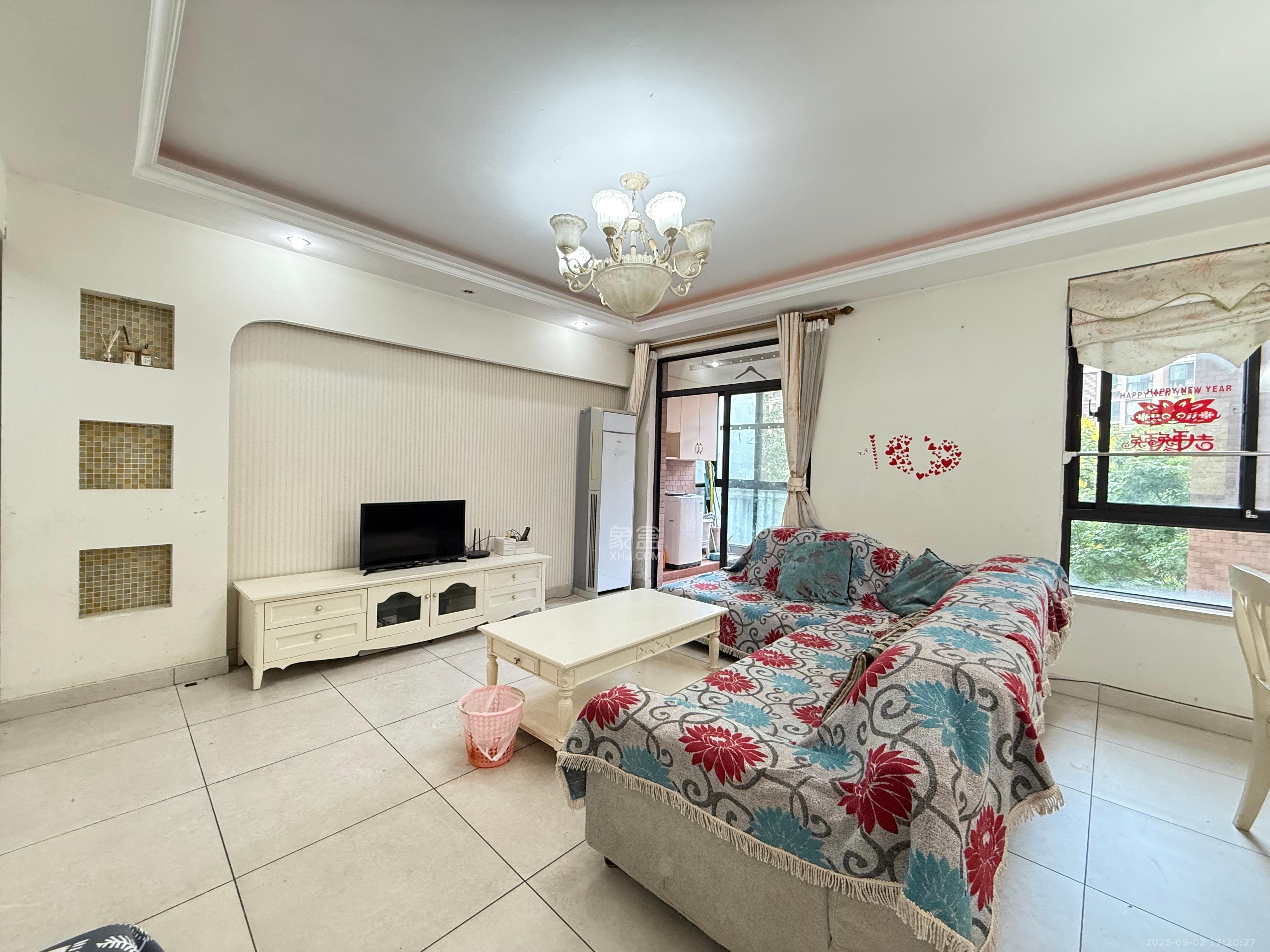 华润凤凰城一期  3室2厅2卫    2200.0元/月 华润凤凰城一期  3室2厅2卫    2200.0元/月