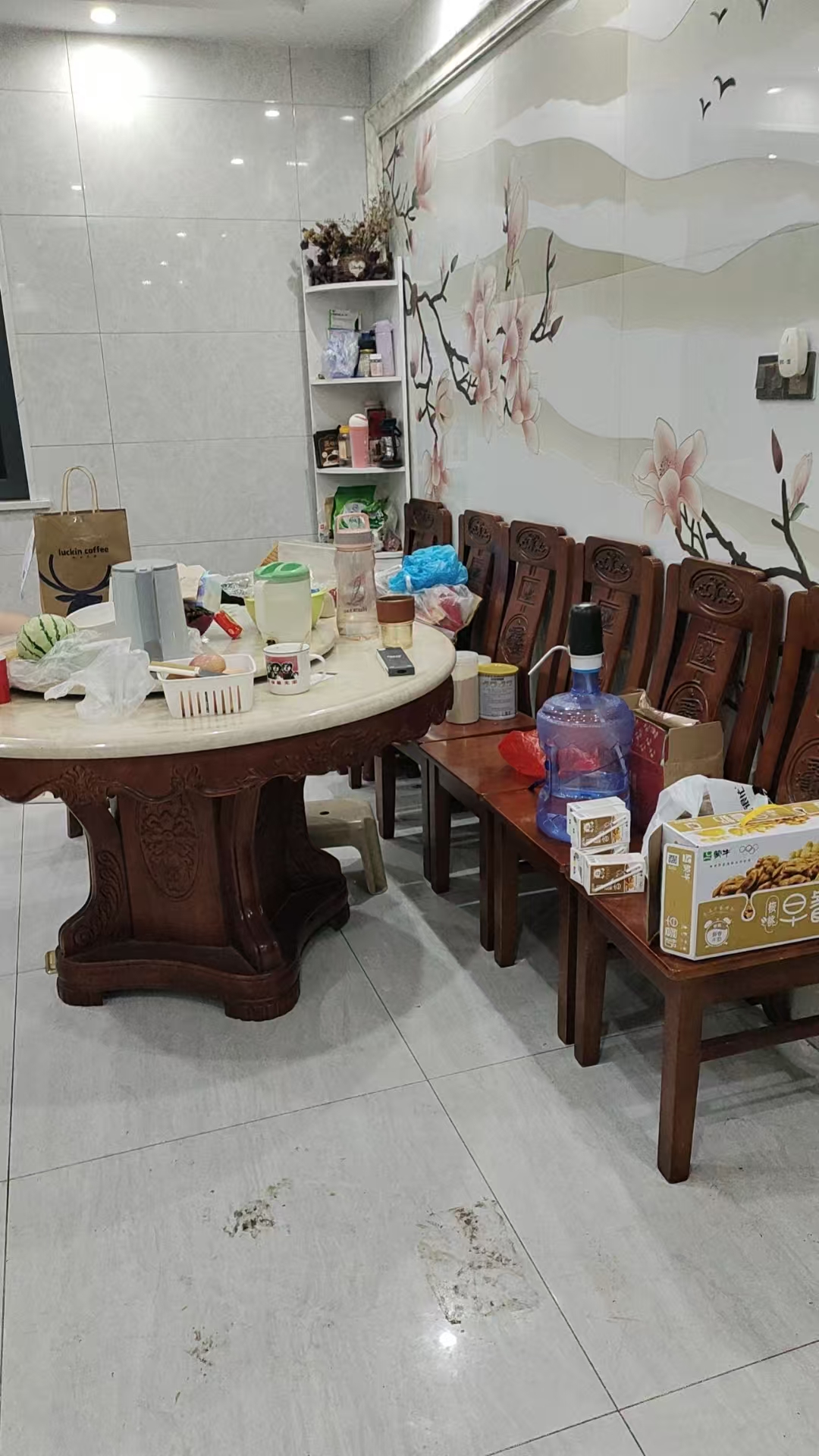 千里红小区(京明时代广场)  6室2厅2卫    2800.0元/月 千里红小区(京明时代广场)  6室2厅2卫    2800.0元/月室内图