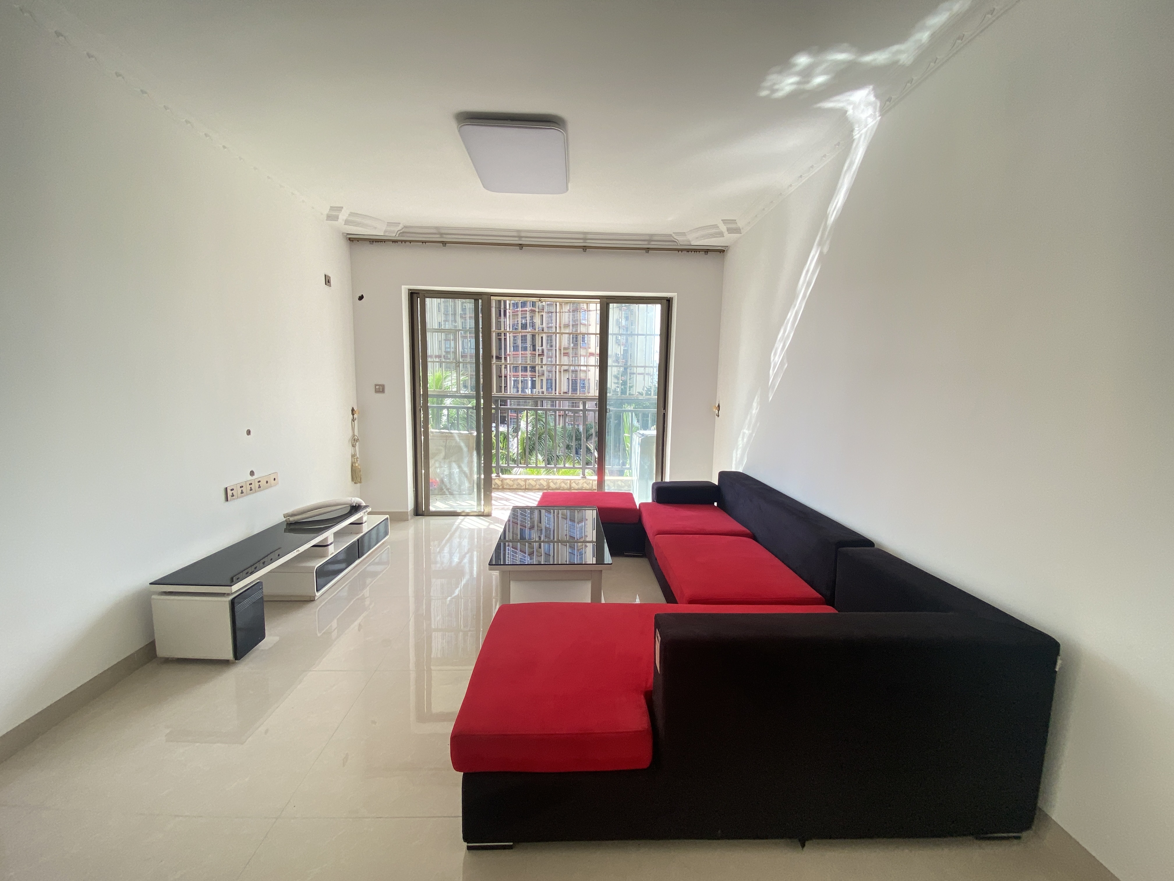 滨江绿都 2室2厅1卫 2100.0元/月 滨江绿都 2室2厅1卫 2100.0元/月室内图