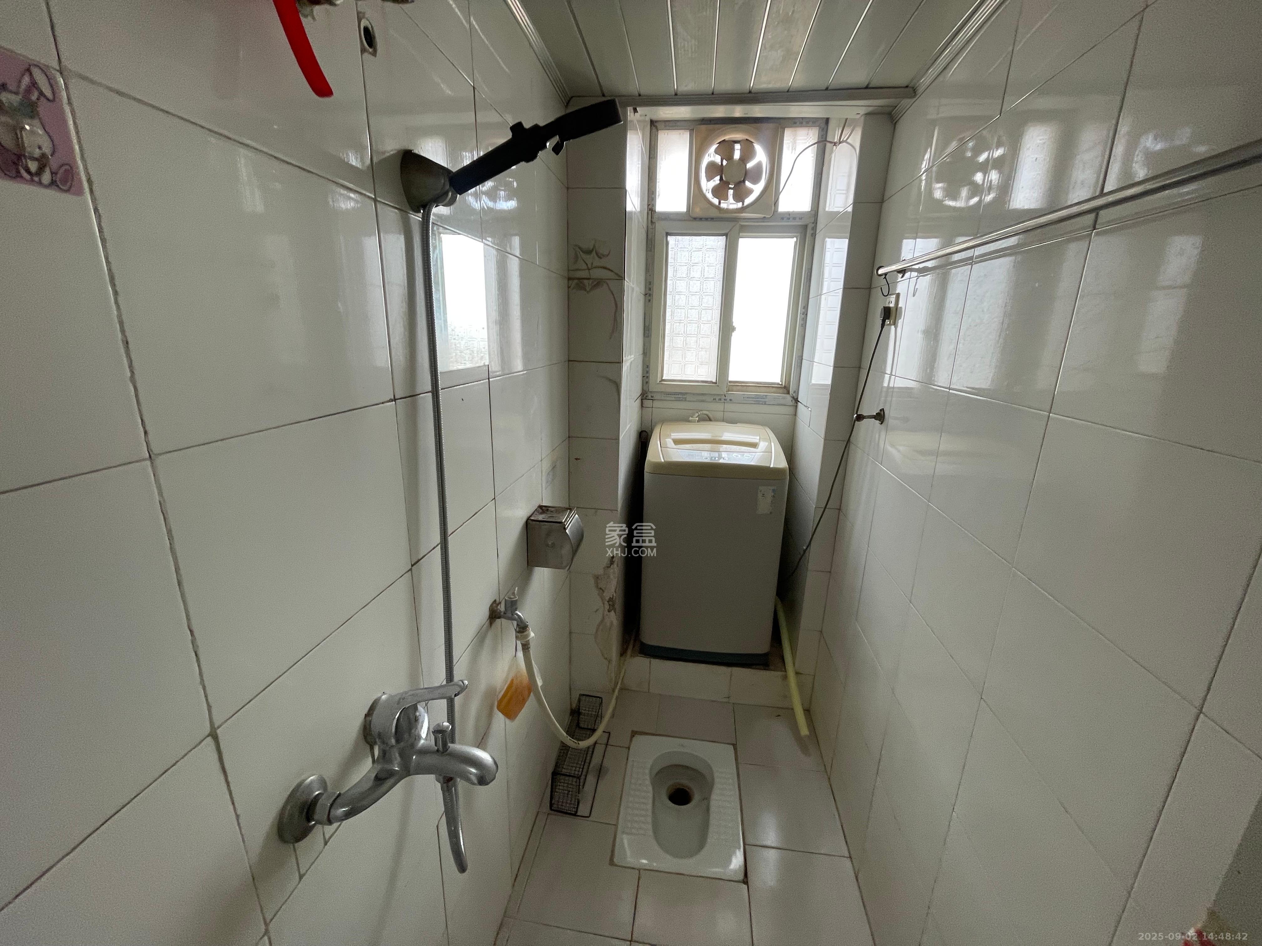 红花坡社区  2室1厅1卫    1000.0元/月 红花坡社区  2室1厅1卫    1000.0元/月室内图