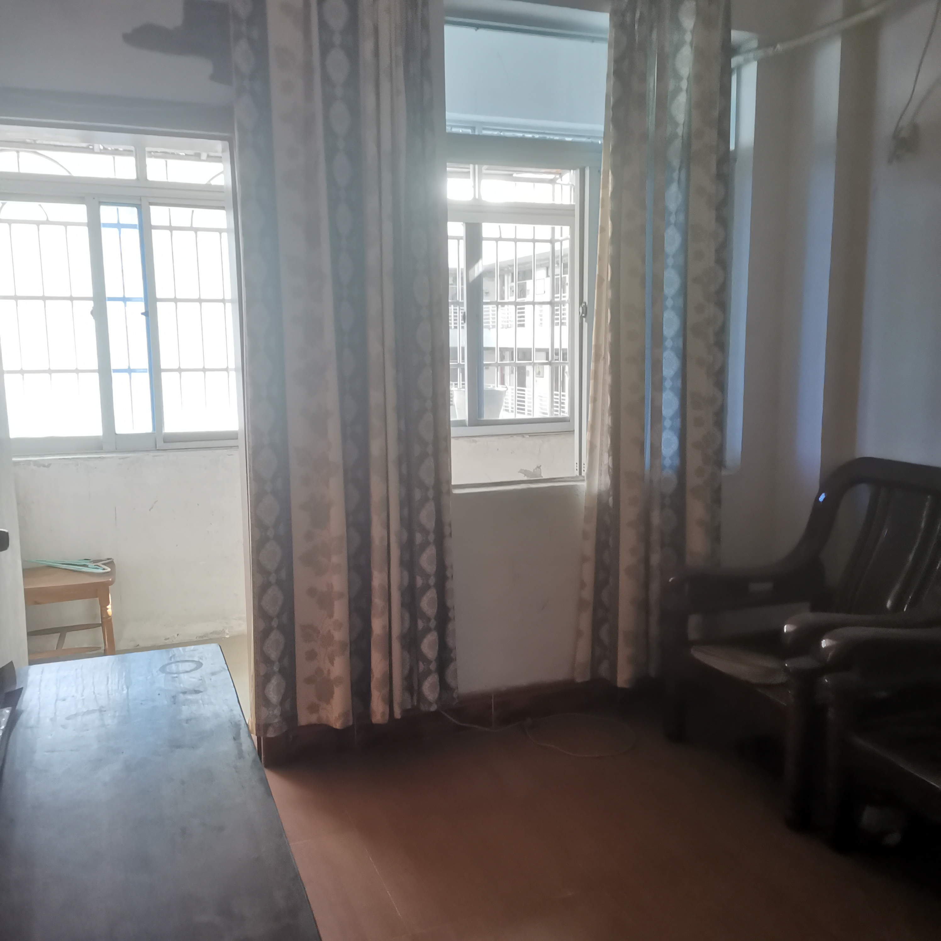 政法学院  3室2厅1卫    1800.0元/月 政法学院  3室2厅1卫    1800.0元/月室内图