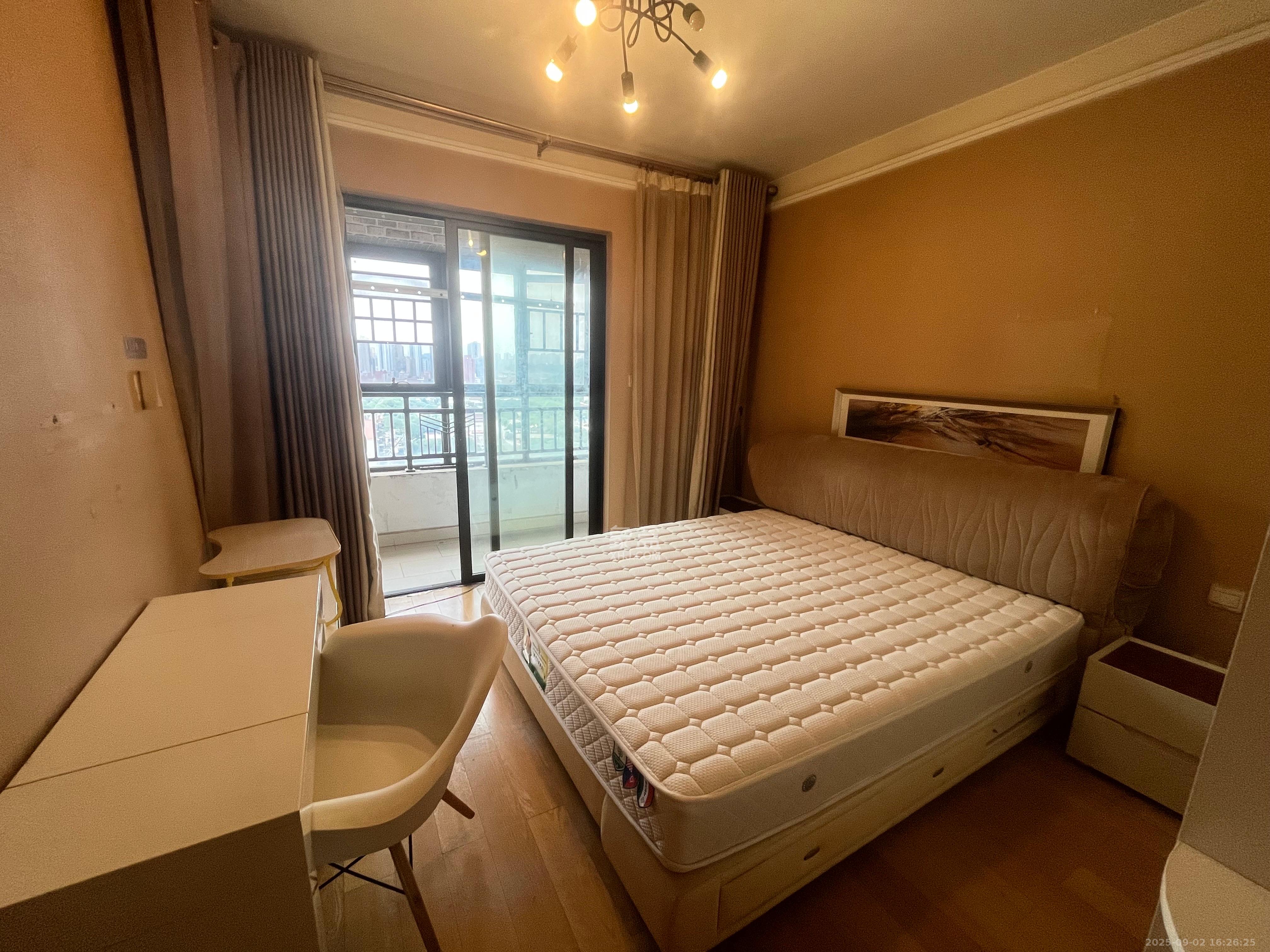 中海国际三期  3室2厅1卫    2200.0元/月 中海国际三期  3室2厅1卫    2200.0元/月室内图