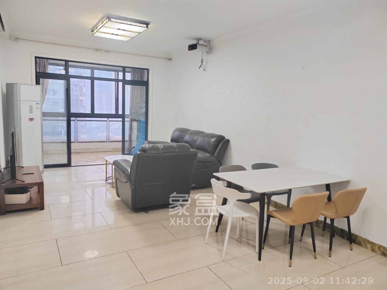 藏珑湖上国际花园 2室2厅1卫 2600.0元/月 藏珑湖上国际花园 2室2厅1卫 2600.0元/月室内图