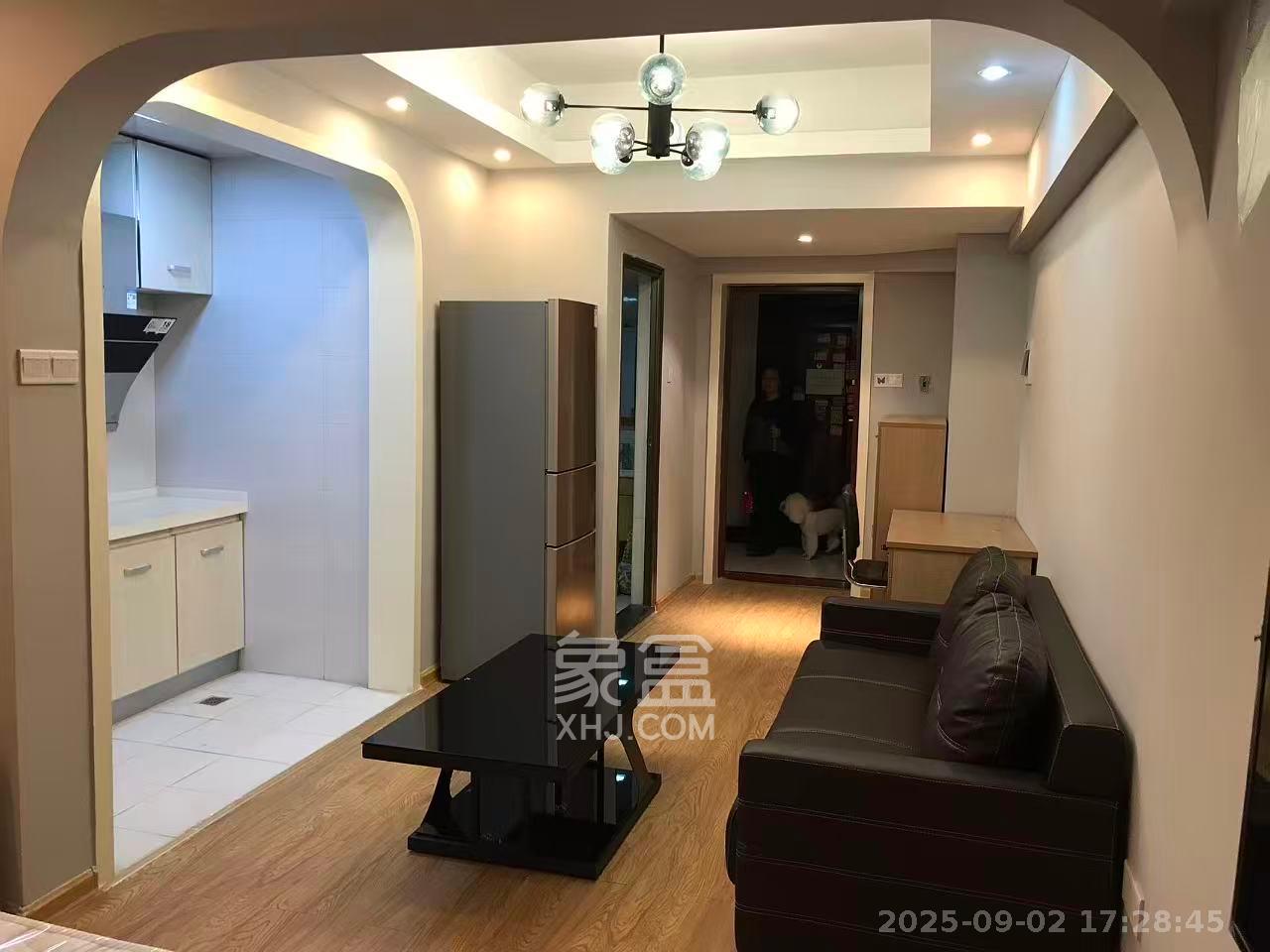 罗马国际公寓  1室1厅1卫   1600.00元/月室内图