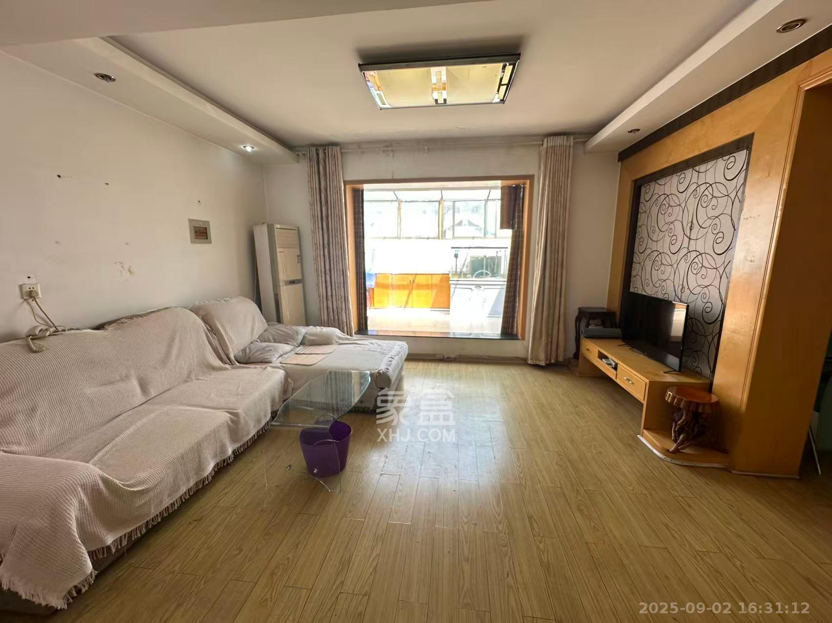 振湘园  3室2厅1卫    1600.0元/月 振湘园  3室2厅1卫    1600.0元/月室内图