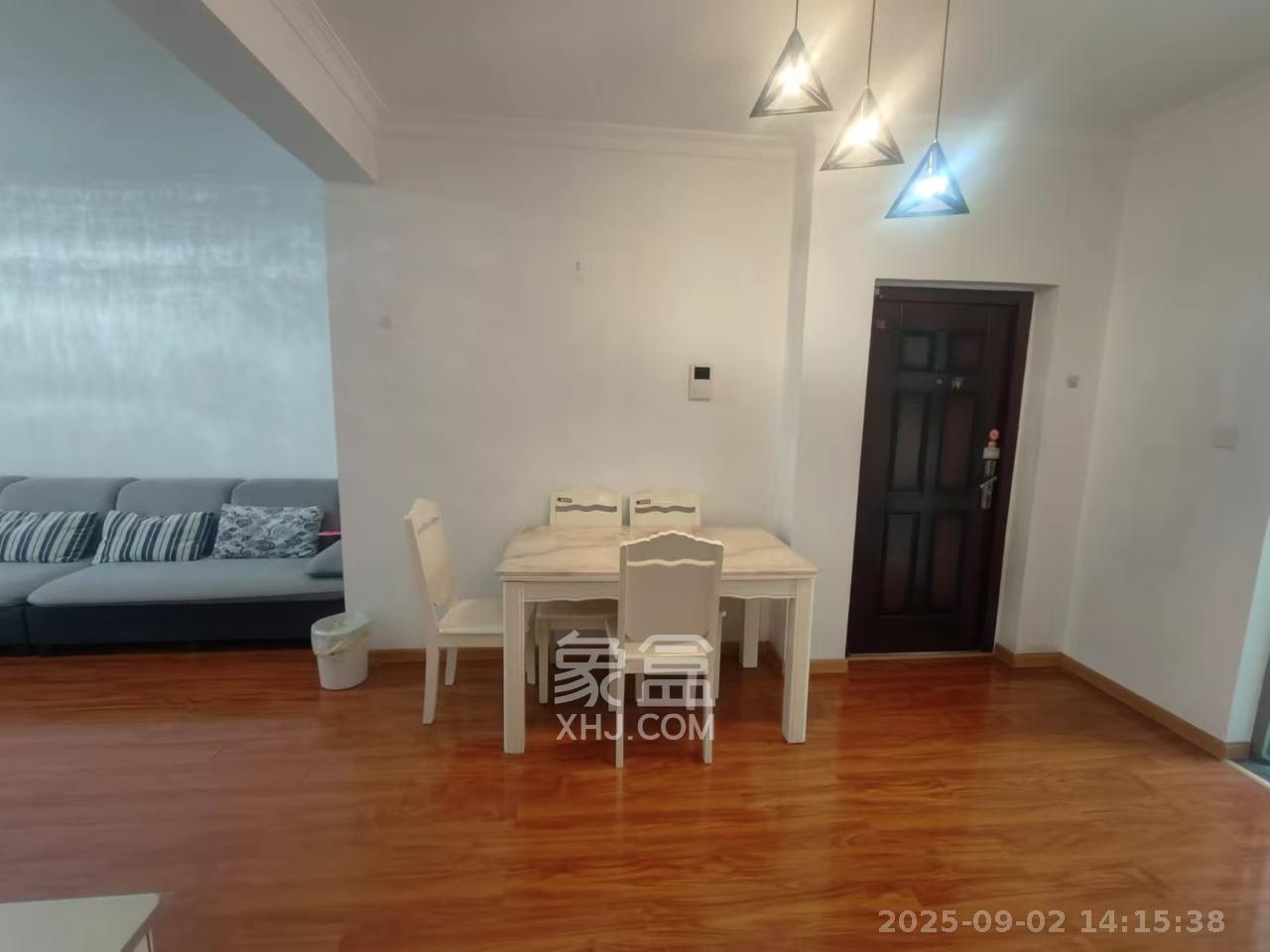 山语城二期  2室2厅1卫    2000.0元/月 山语城二期  2室2厅1卫    2000.0元/月室内图1