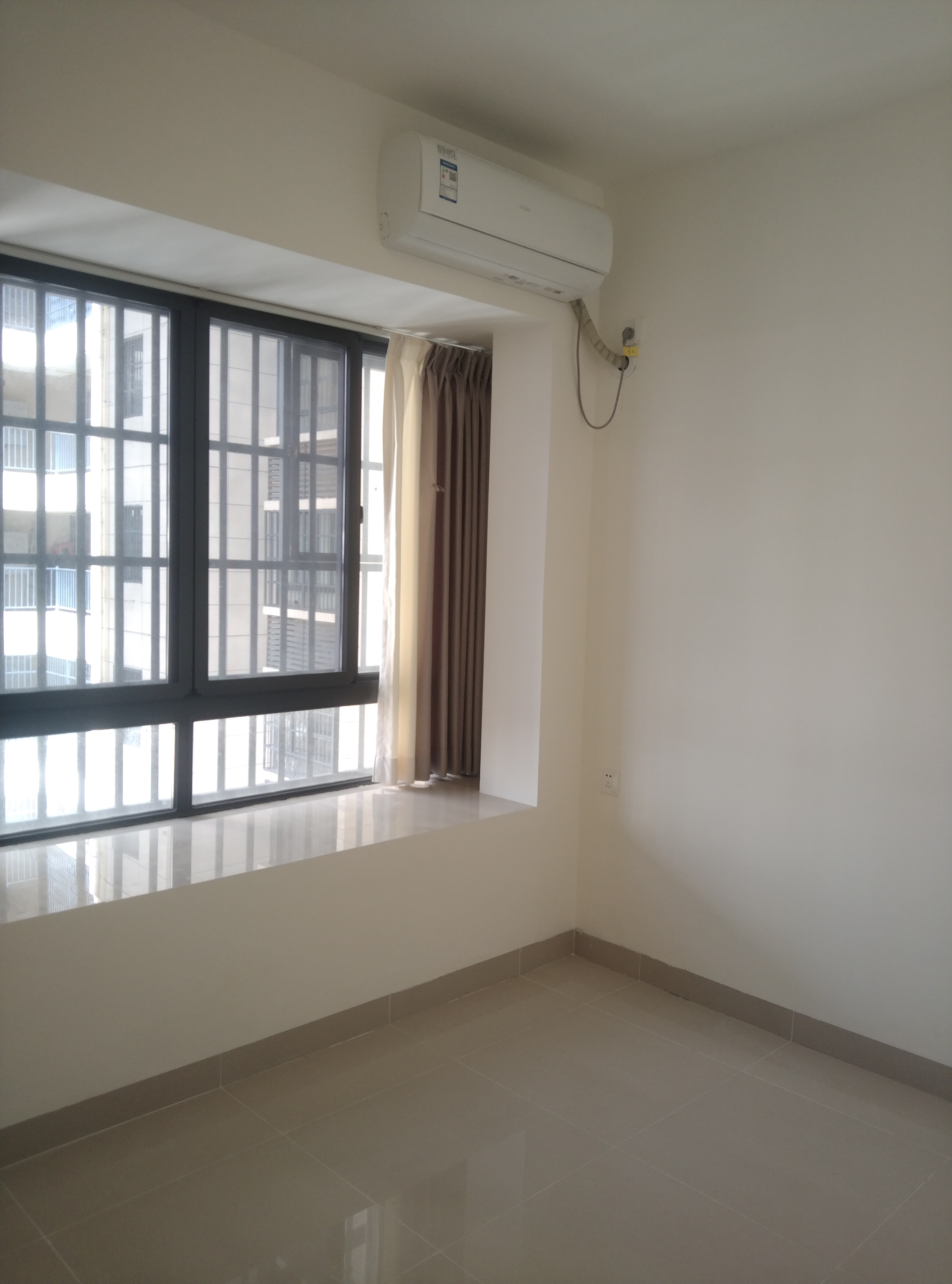 龙岐雅苑  3室2厅1卫    2700.0元/月 龙岐雅苑  3室2厅1卫    2700.0元/月室内图