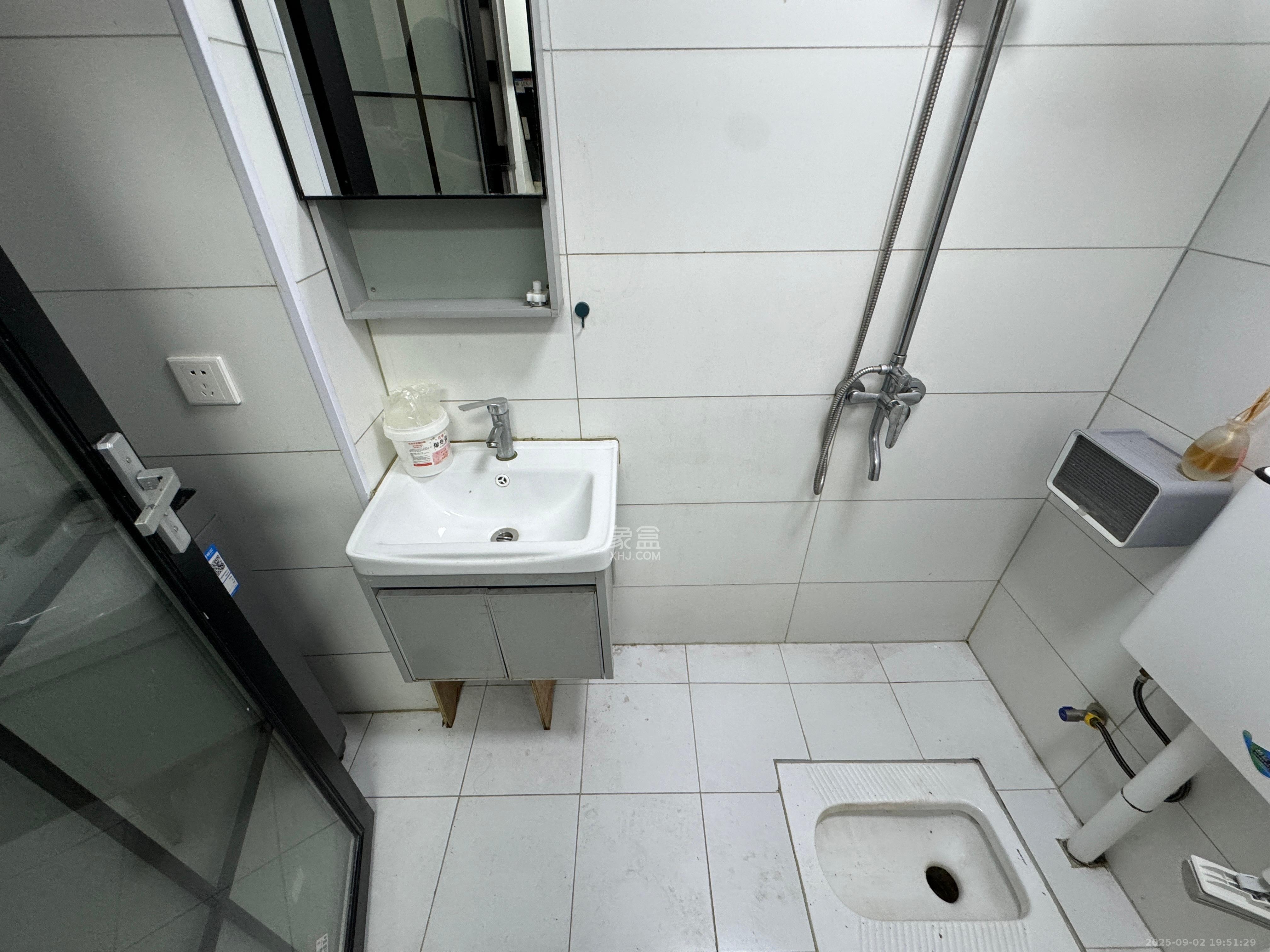 保利麓谷林语I区 1室1厅1卫 1650.0元/月 保利麓谷林语I区 1室1厅1卫 1650.0元/月室内图