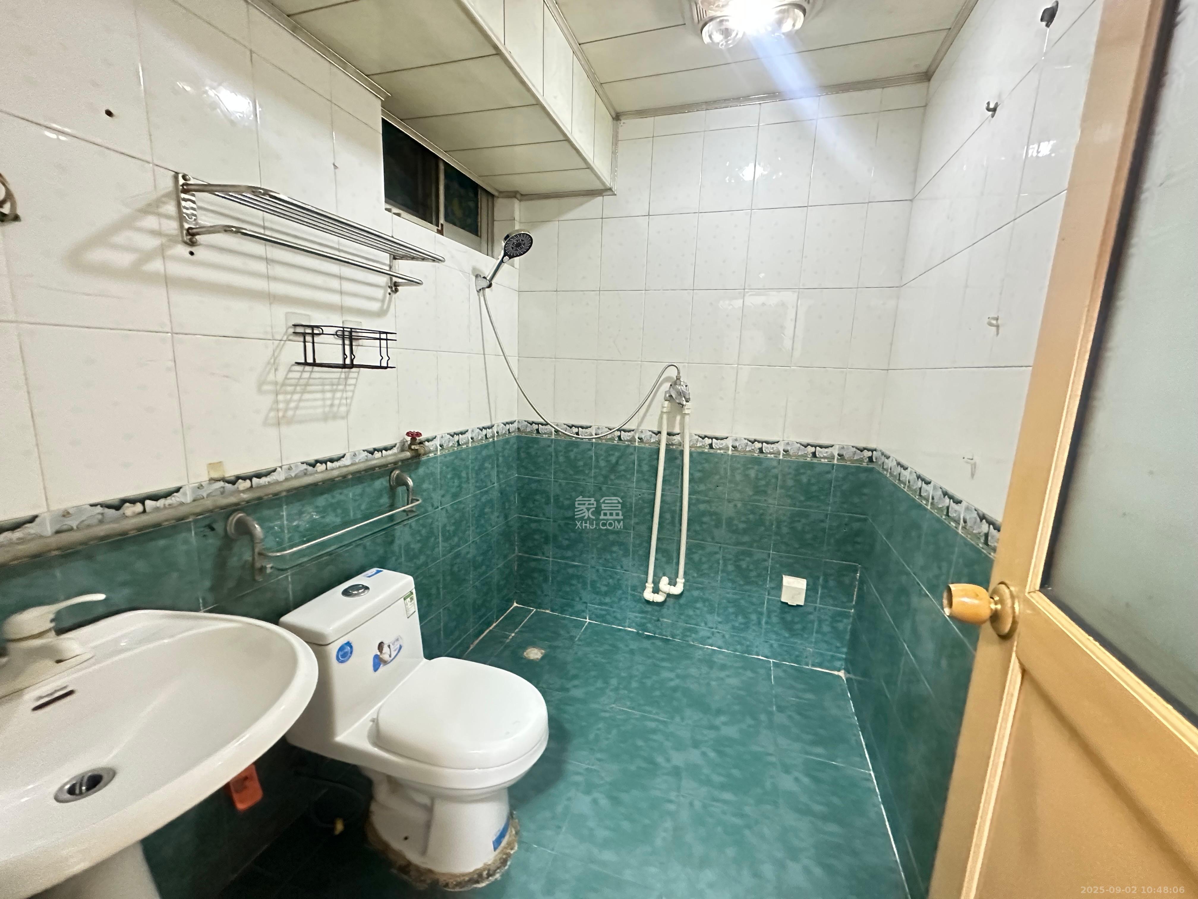 安泰新村  3室1厅2卫   1700.00元/月室内图