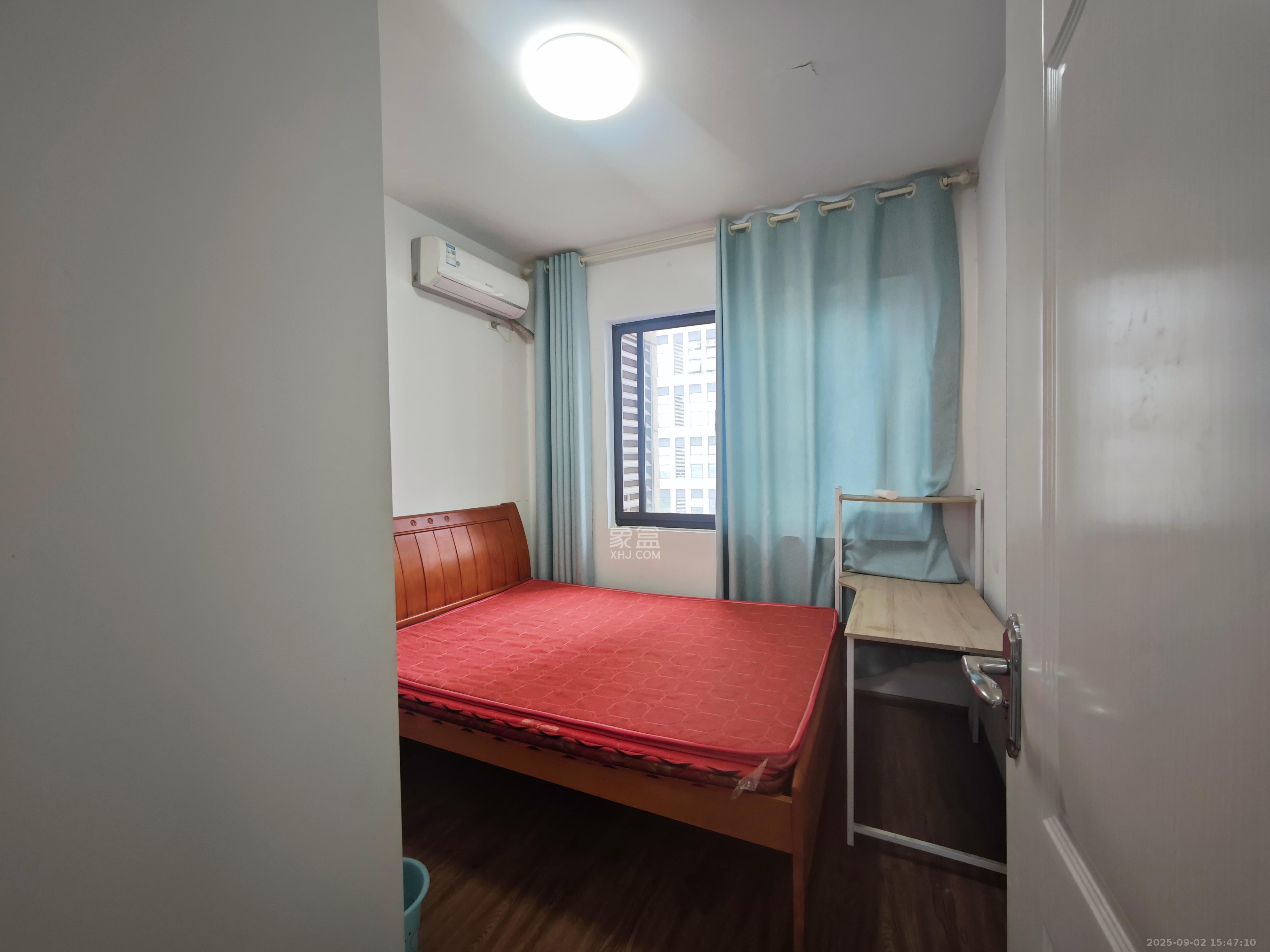 华润置地广场二期  3室2厅2卫    2200.0元/月室内图